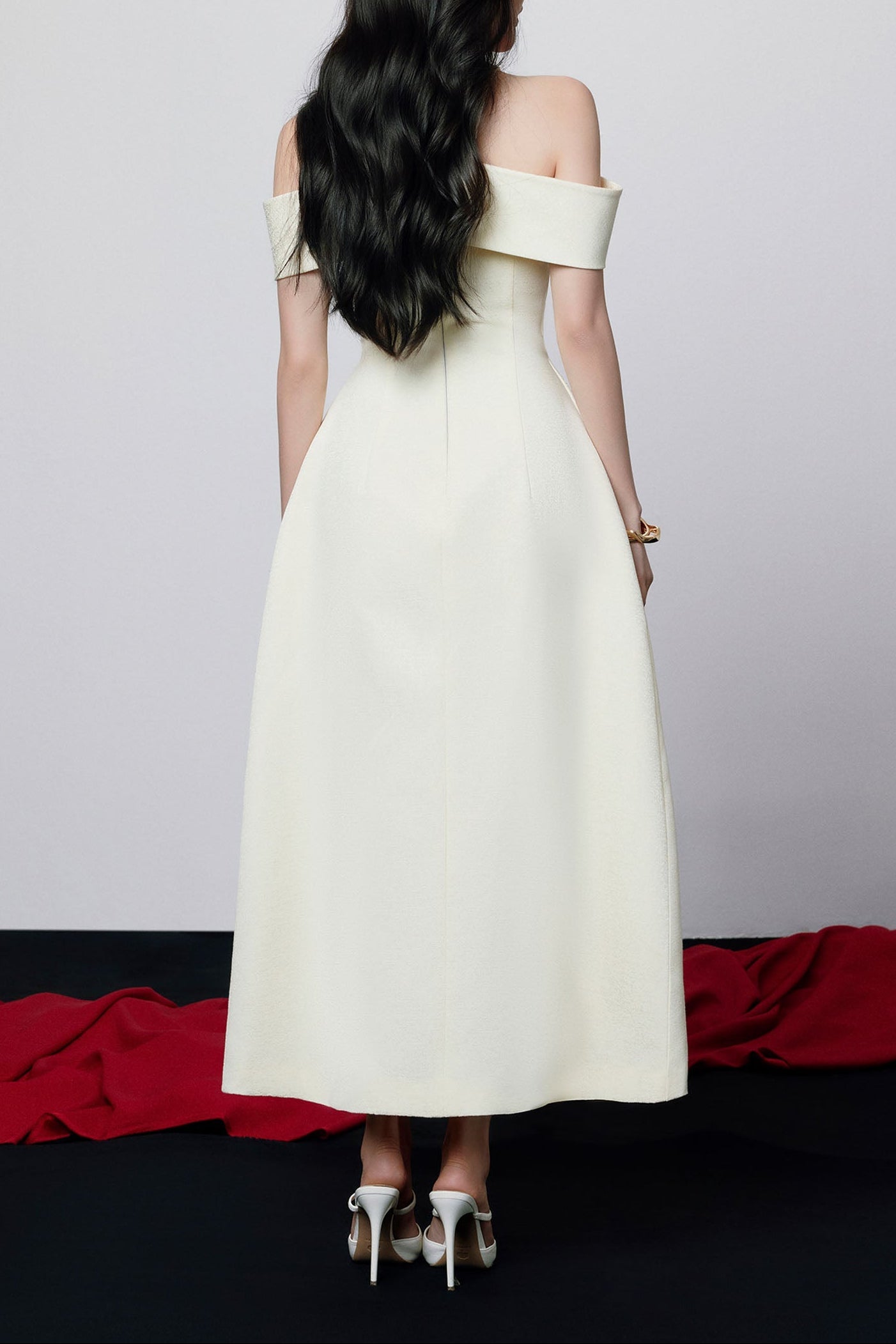 AALIYAH OFF-SHOULDER DRAPED MIDI DRESS IN APRICOT