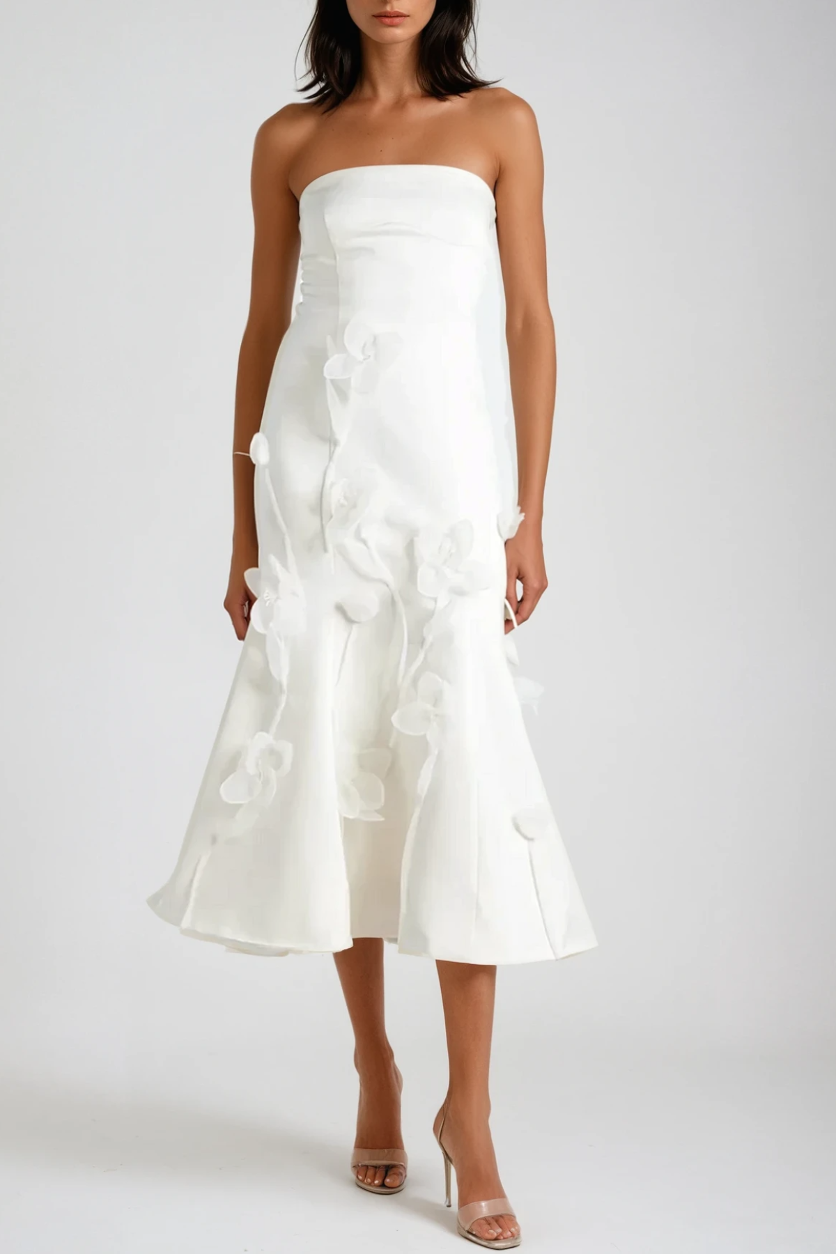 AREN STRAPLESS FLOWER RUFFLE MIDI DRESS