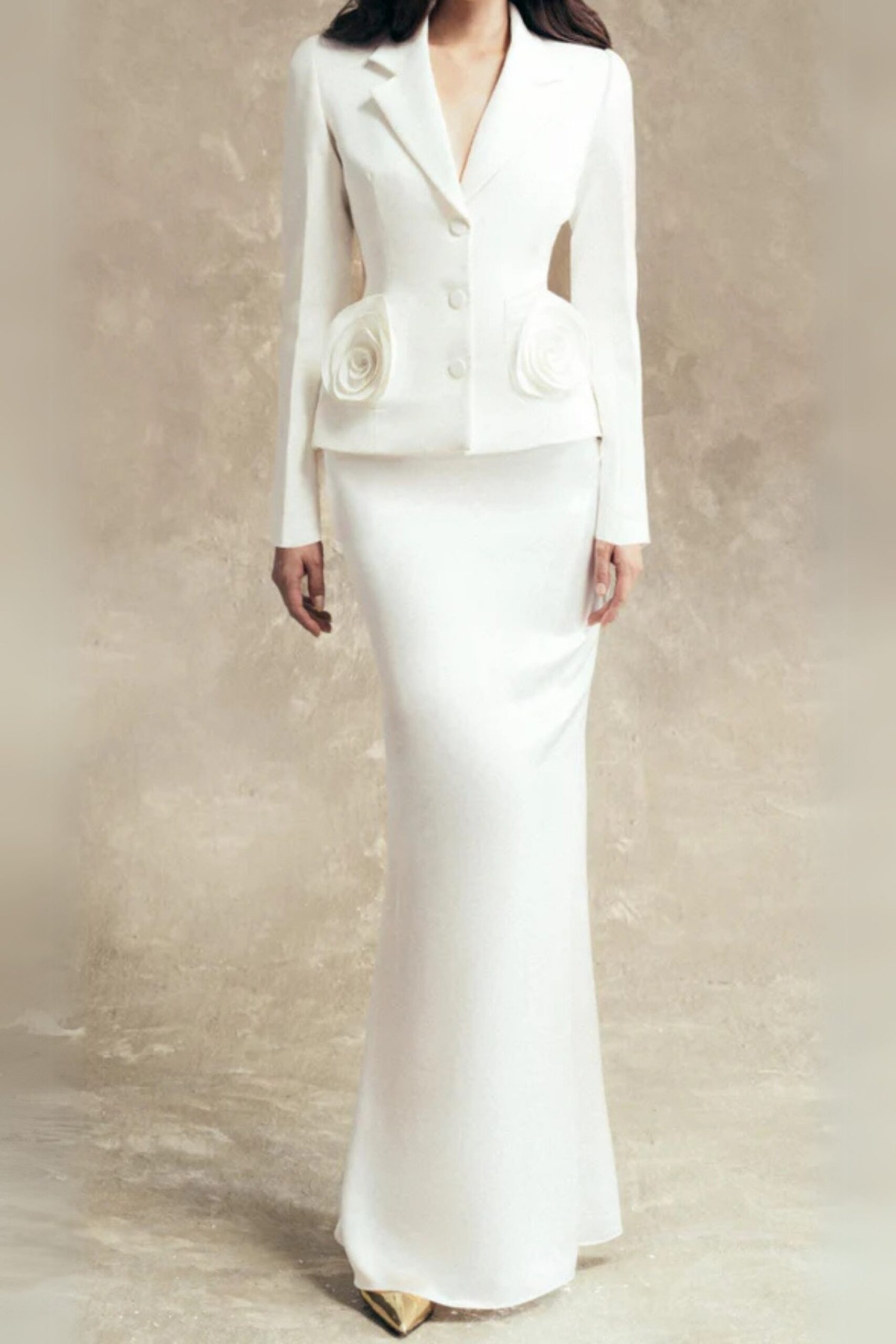 FLOWER EMBELLISHED JACKET SKIRT SET IN WHITE