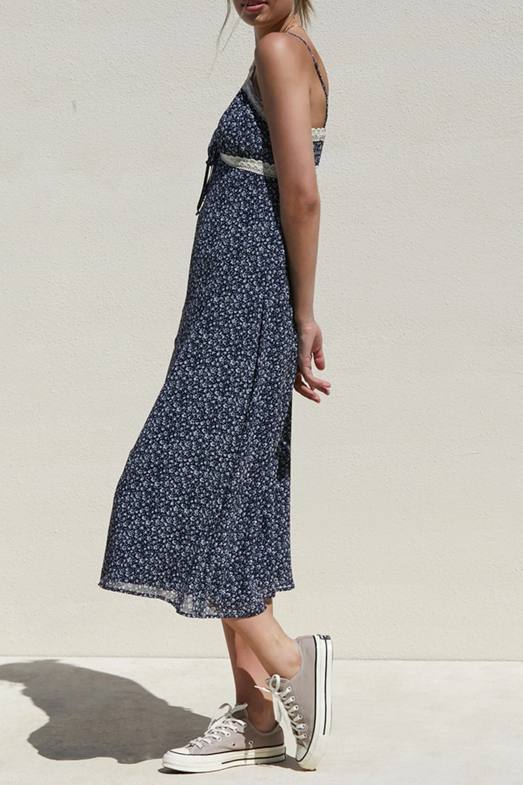 V-NECK FLORAL LACE MIDI DRESS, NAVY