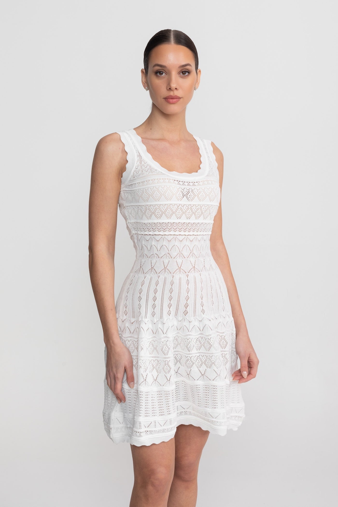 SLEEVELESS WHITE LACE MINI DRESS FOR PARTIES