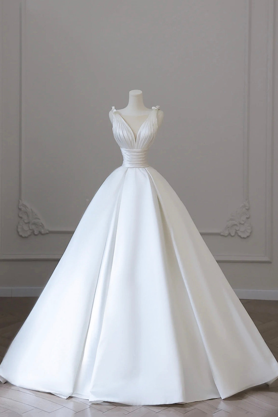 WHITE SATIN A-LINE V-NECK BOW DRESS