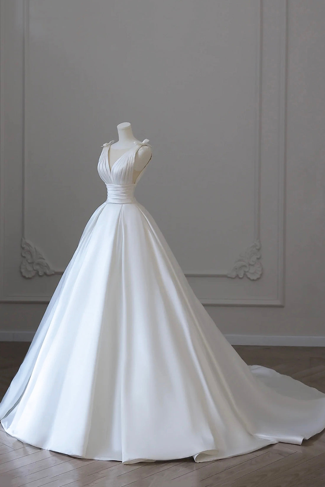 WHITE SATIN A-LINE V-NECK BOW DRESS