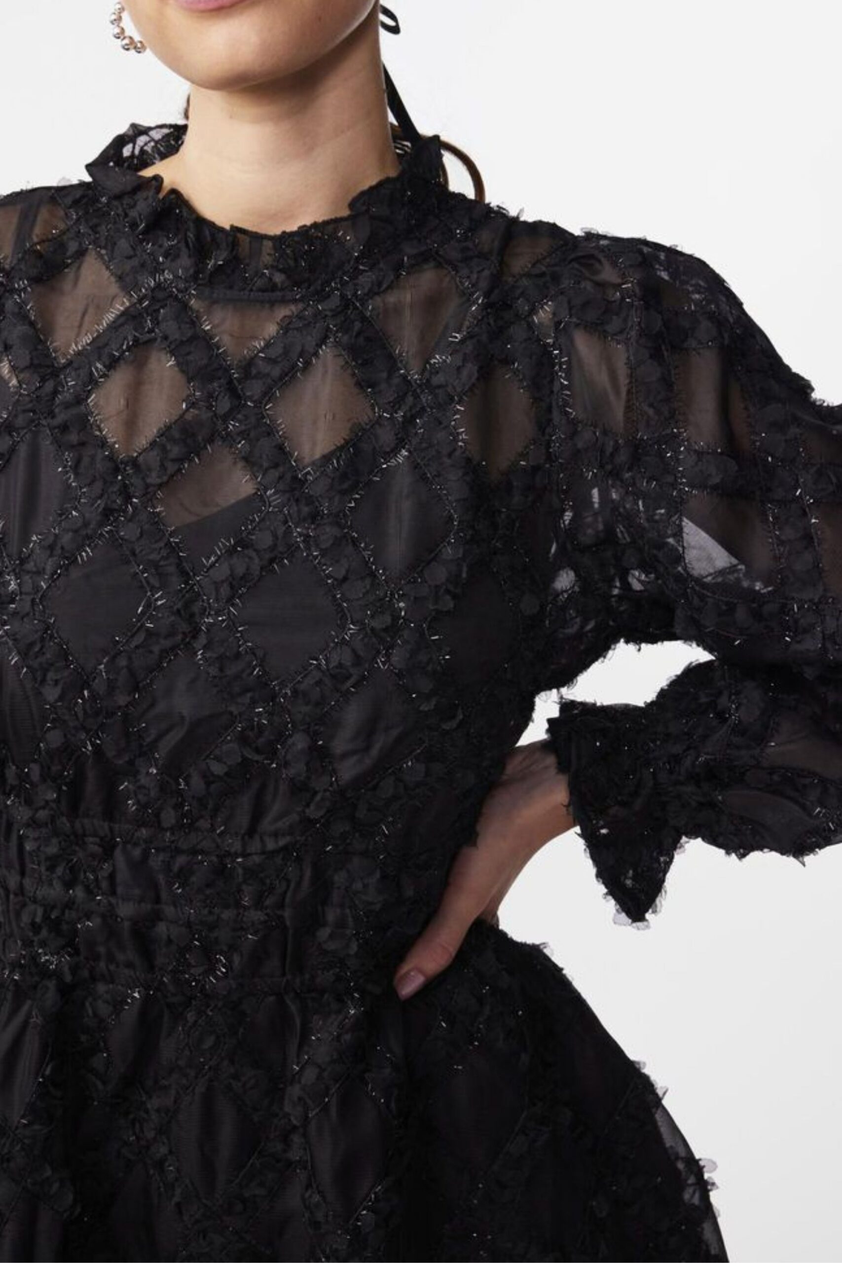 10_a72ef3d6-57f0-40d5-a54c-cfc34b178af0 LACE MINI DRESS BLACK COCKTAIL PARTY SILHOUETTE