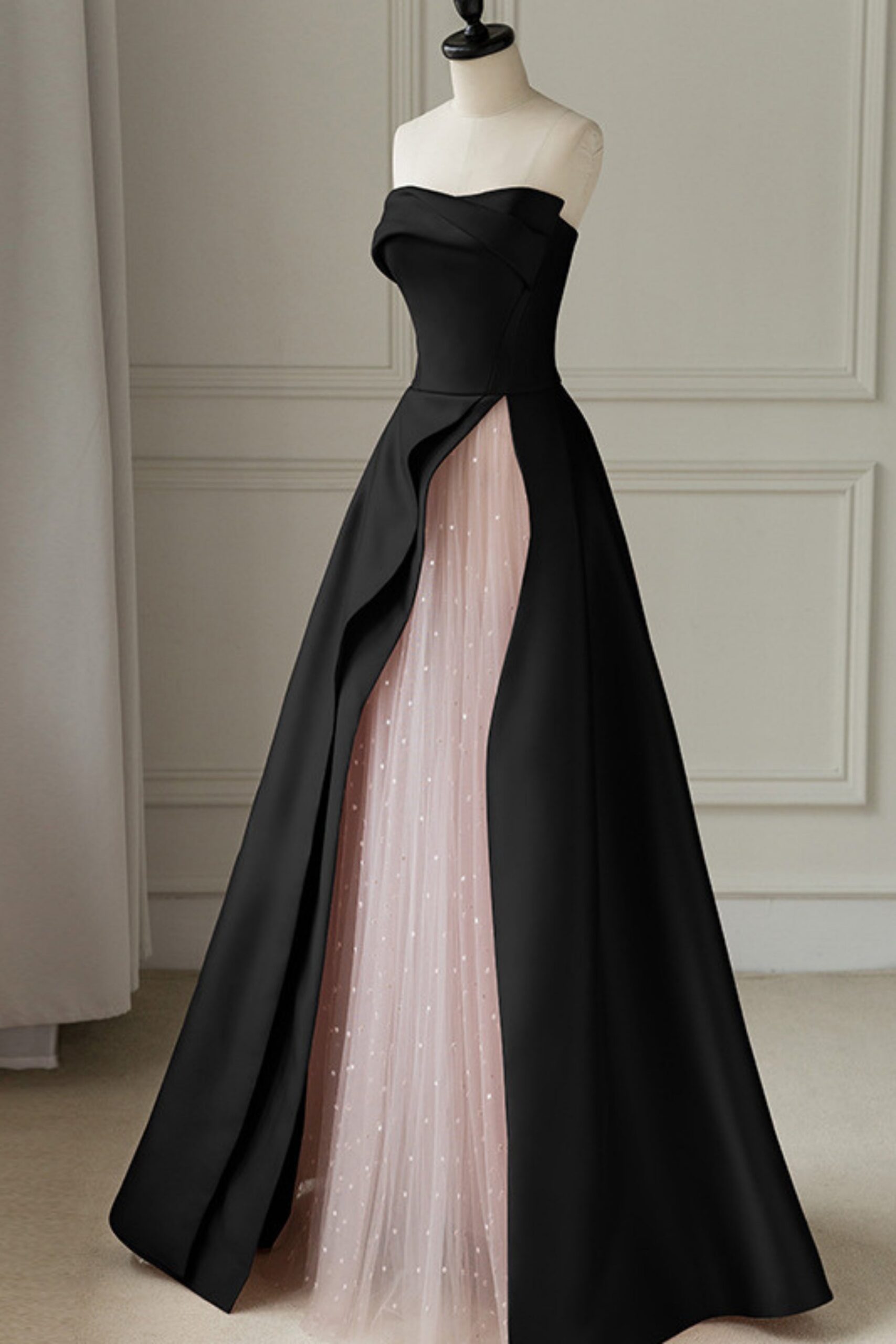 11_2a4779ec-69dd-4c67-bb46-e44bf9518bb2 SLEEVELESS BLACK MAXI DRESS WITH EMBELLISHMENT