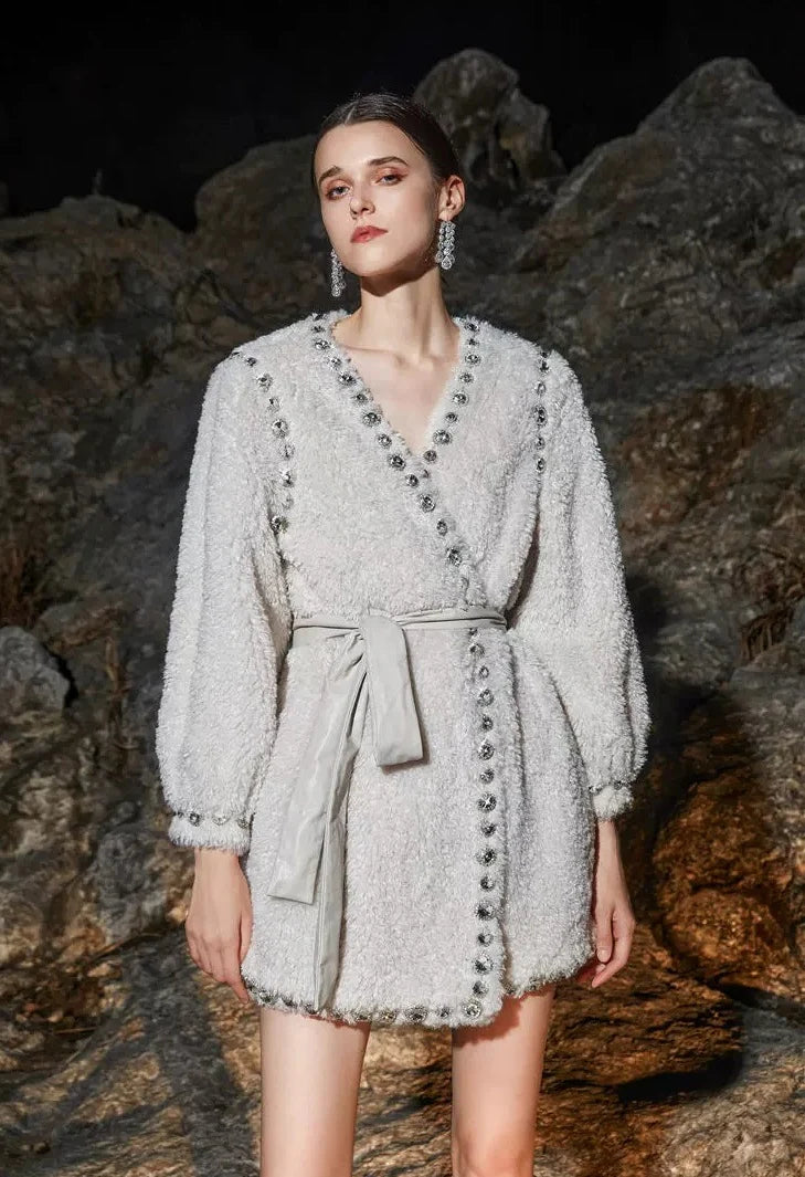 BEIGE V-NECK LONG SLEEVE DIAMOND COAT