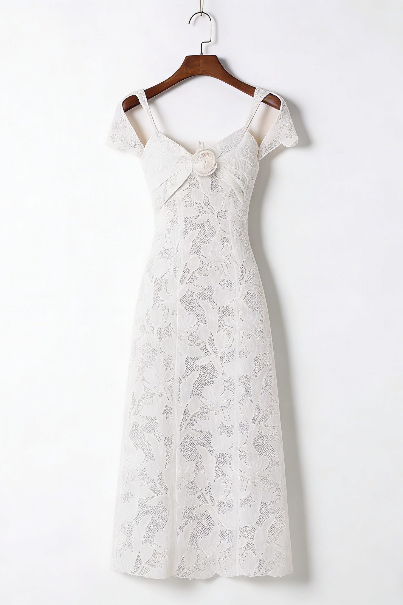 WHITE LACE COLD-SHOULDER MIDI DRESS WITH 3D ROSES