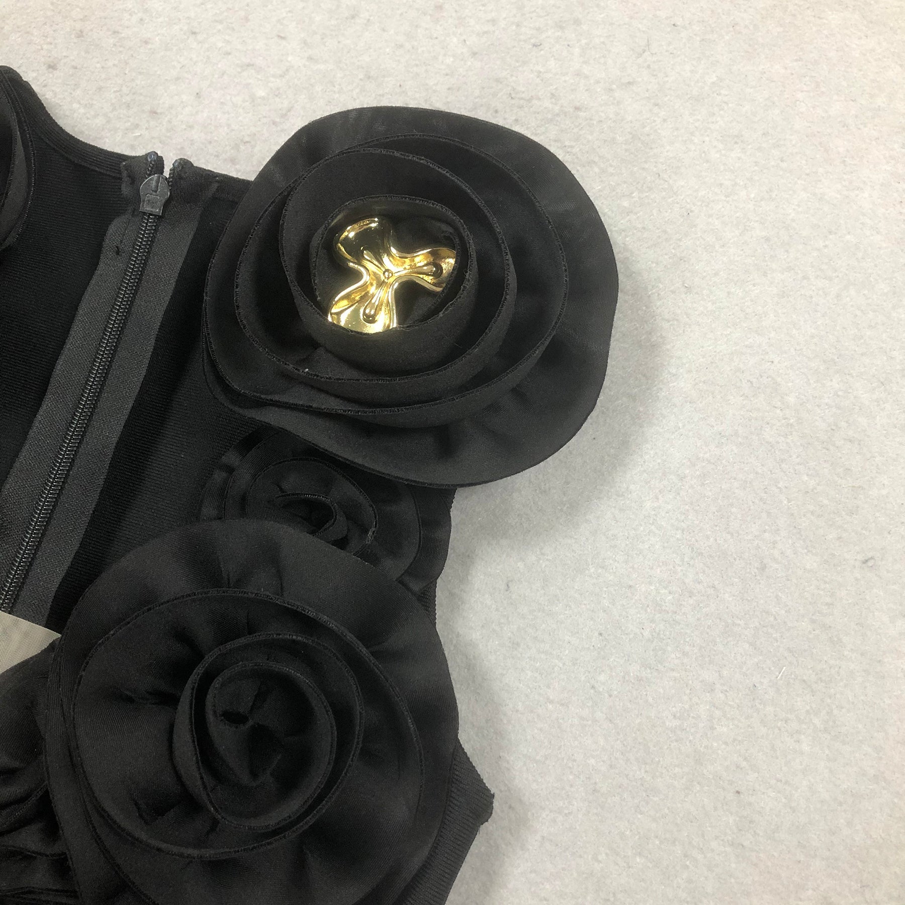 RUFFLED GOLD ACCENT MAXI DRESS FOR EVENING