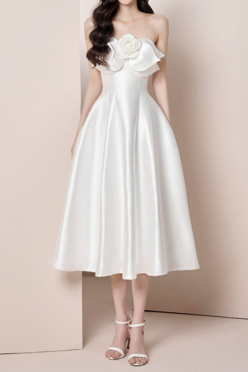 MIGNON 3D FLOWER SATIN STRAPLESS WHITE MIDI DRESS