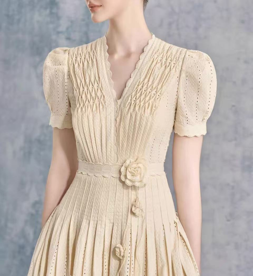 PLEATED V-NECK A-LINE SKIRT WITH FLORAL WAIST