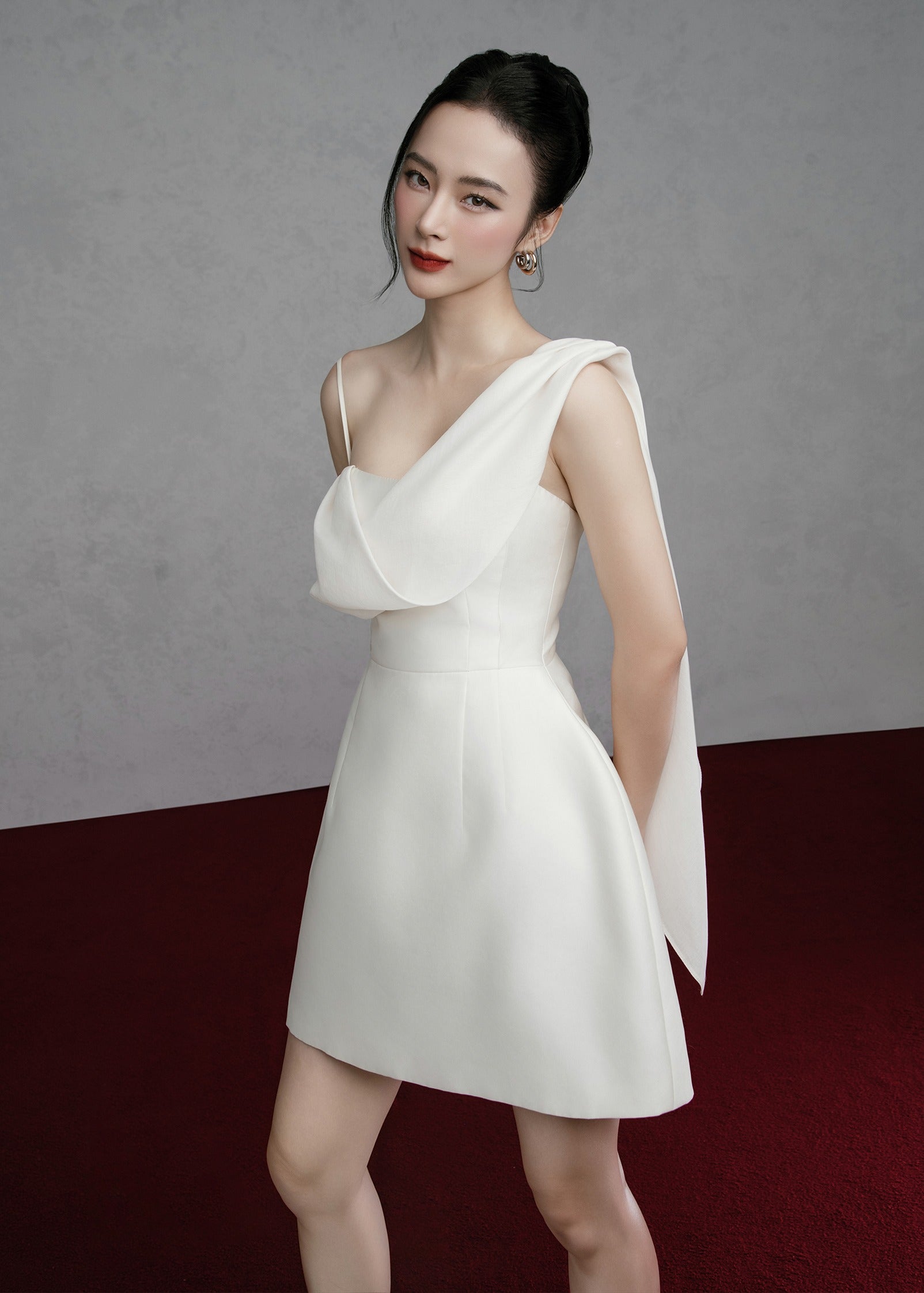 WHITE ASYMMETRICAL ONE-SHOULDER MINI DRESS