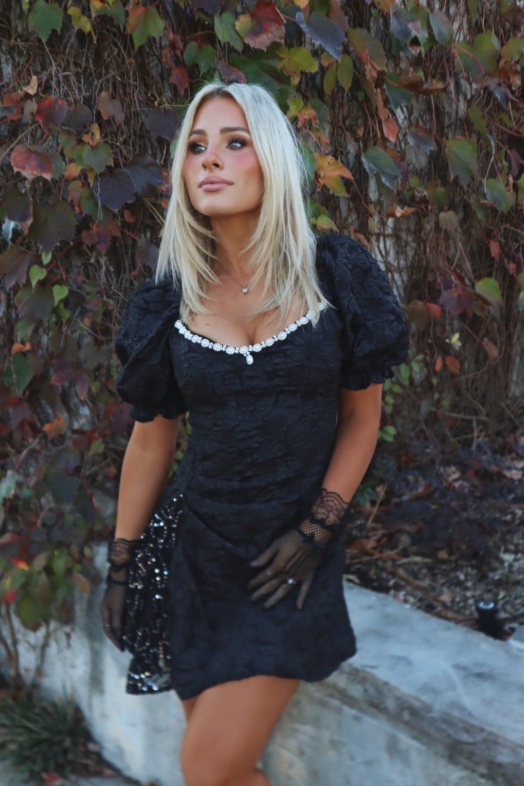 CHIC BLACK MINI DRESS FOR COCKTAIL PARTY