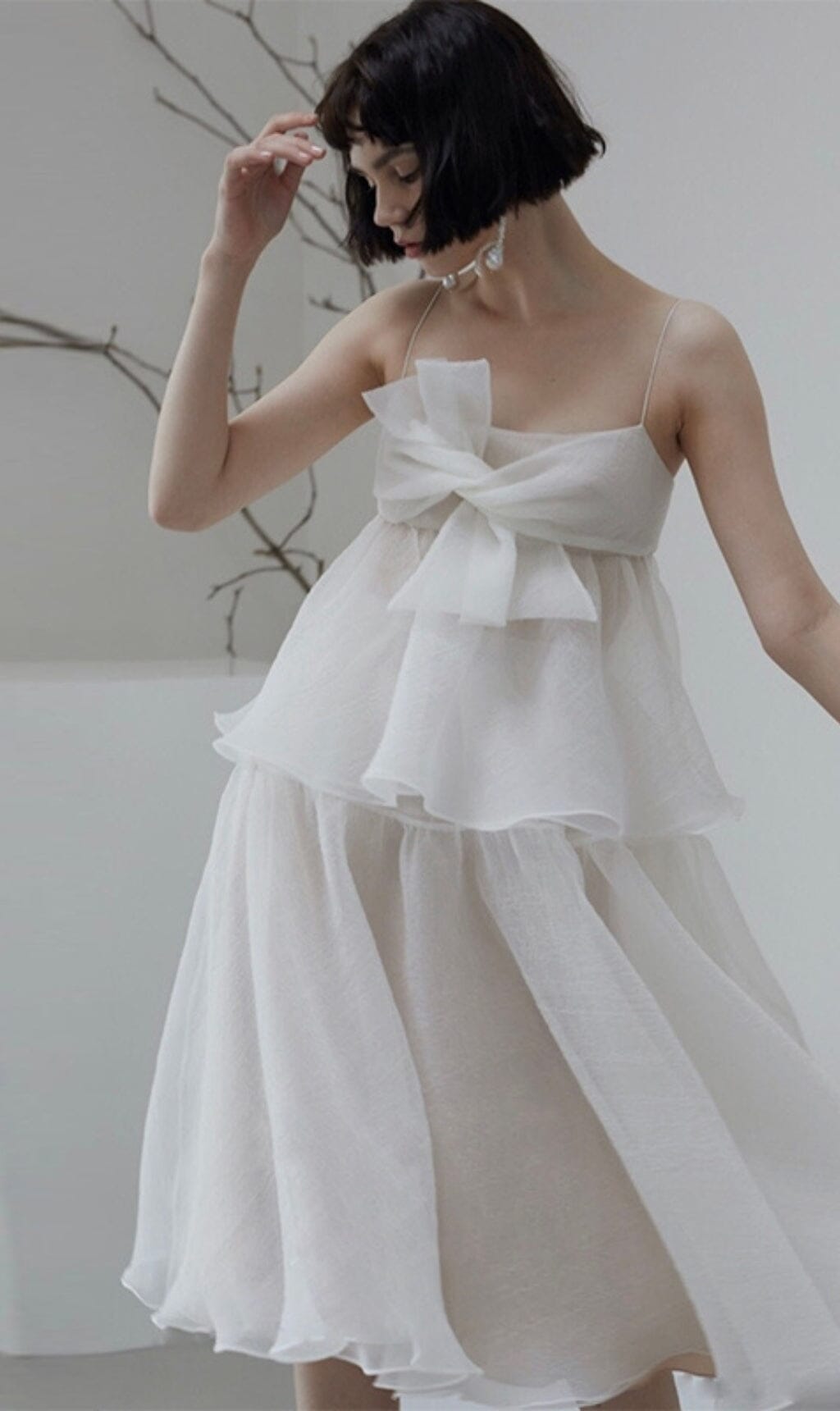 SUSPENDER BOW STRAPLESS WHITE SEERSUCKER DRESS