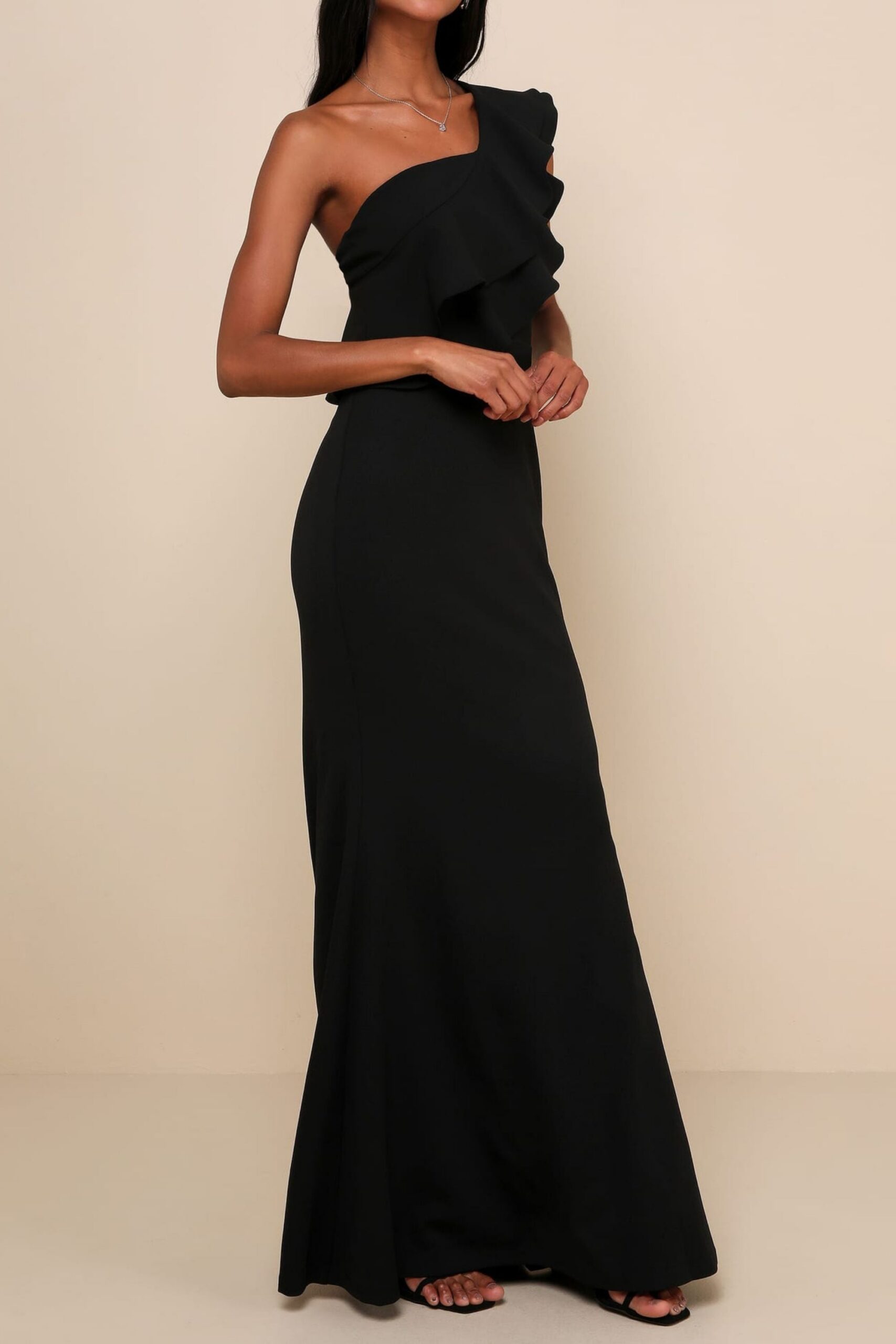 BLACK RUFFLED ONE-SHOULDER MAXI DRESS