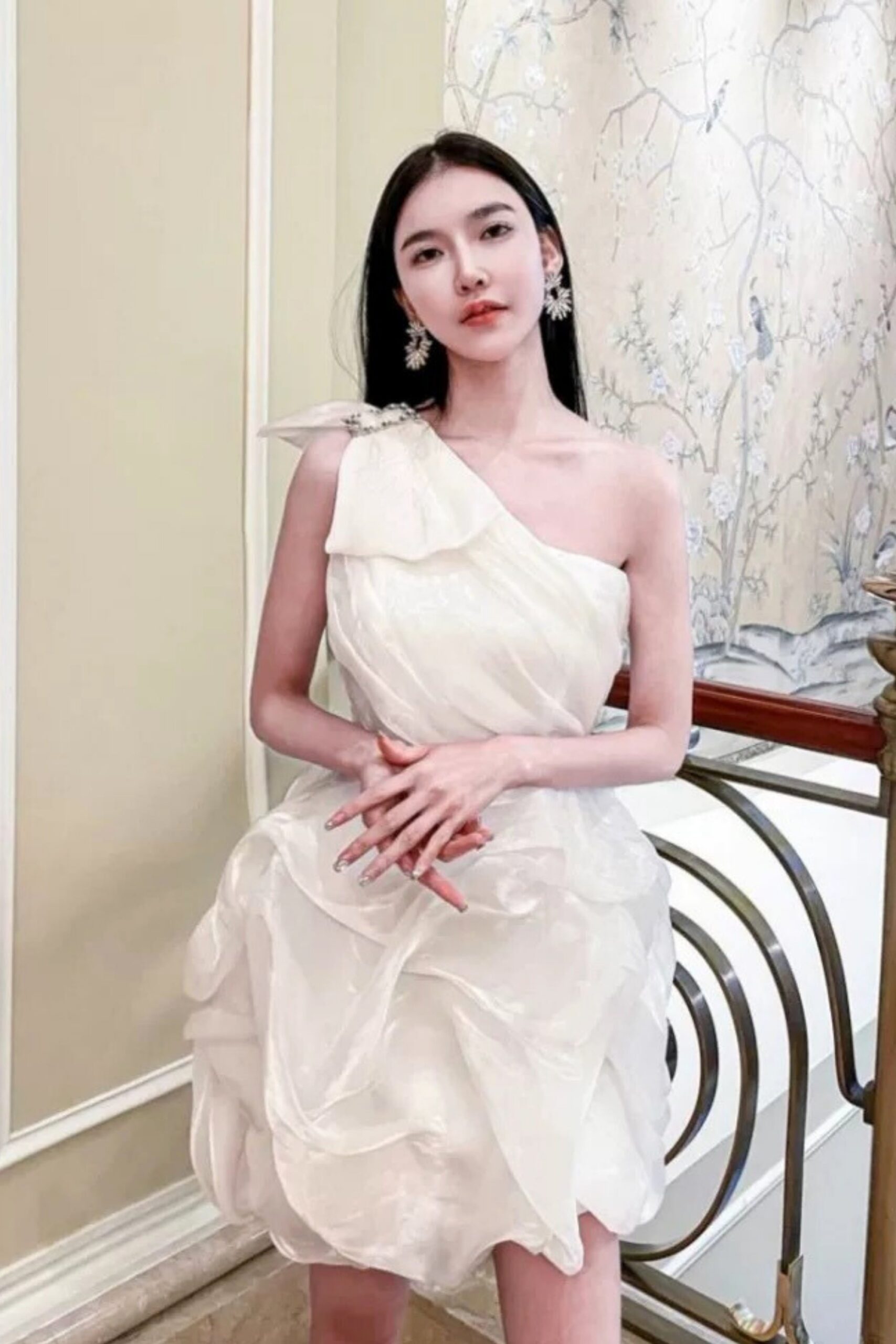 WHITE ONE SHOULDER BOW MINI DRESS, PARTY
