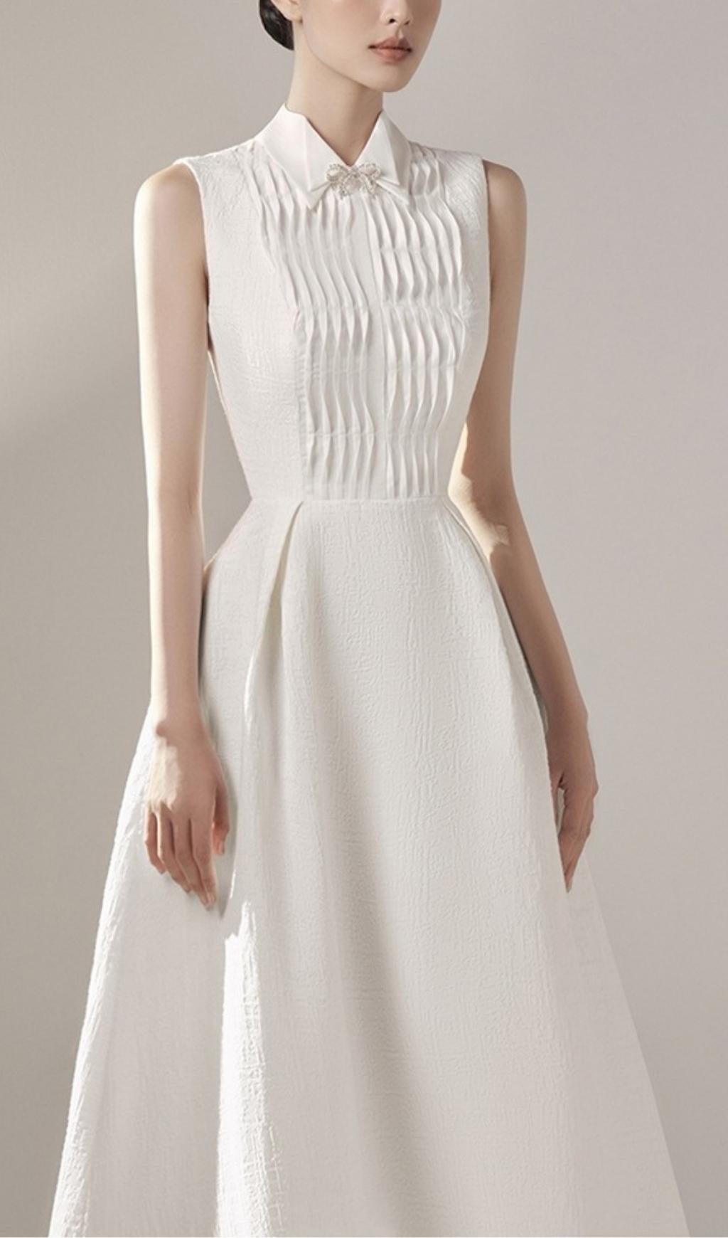 BOW PLEATED SLEEVELESS MIDI DRESS WHITE
