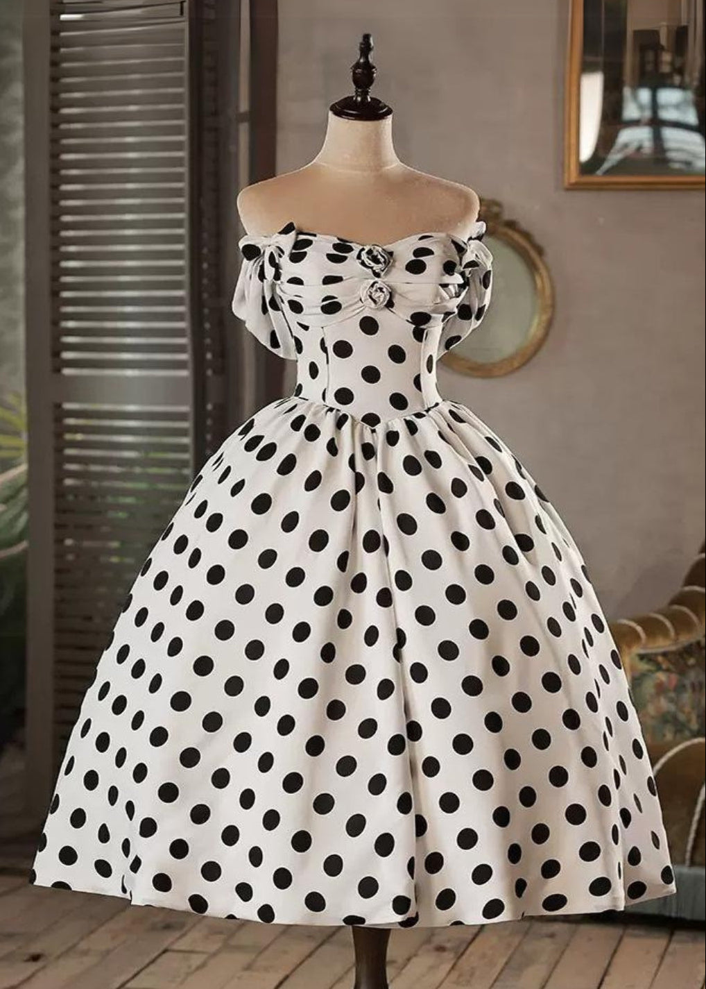 1_1e6f4e00-11b6-4ec9-9e12-c5c4d8107799 WHITE WAVE POINT STRAPLESS DRESS FOR WEDDING