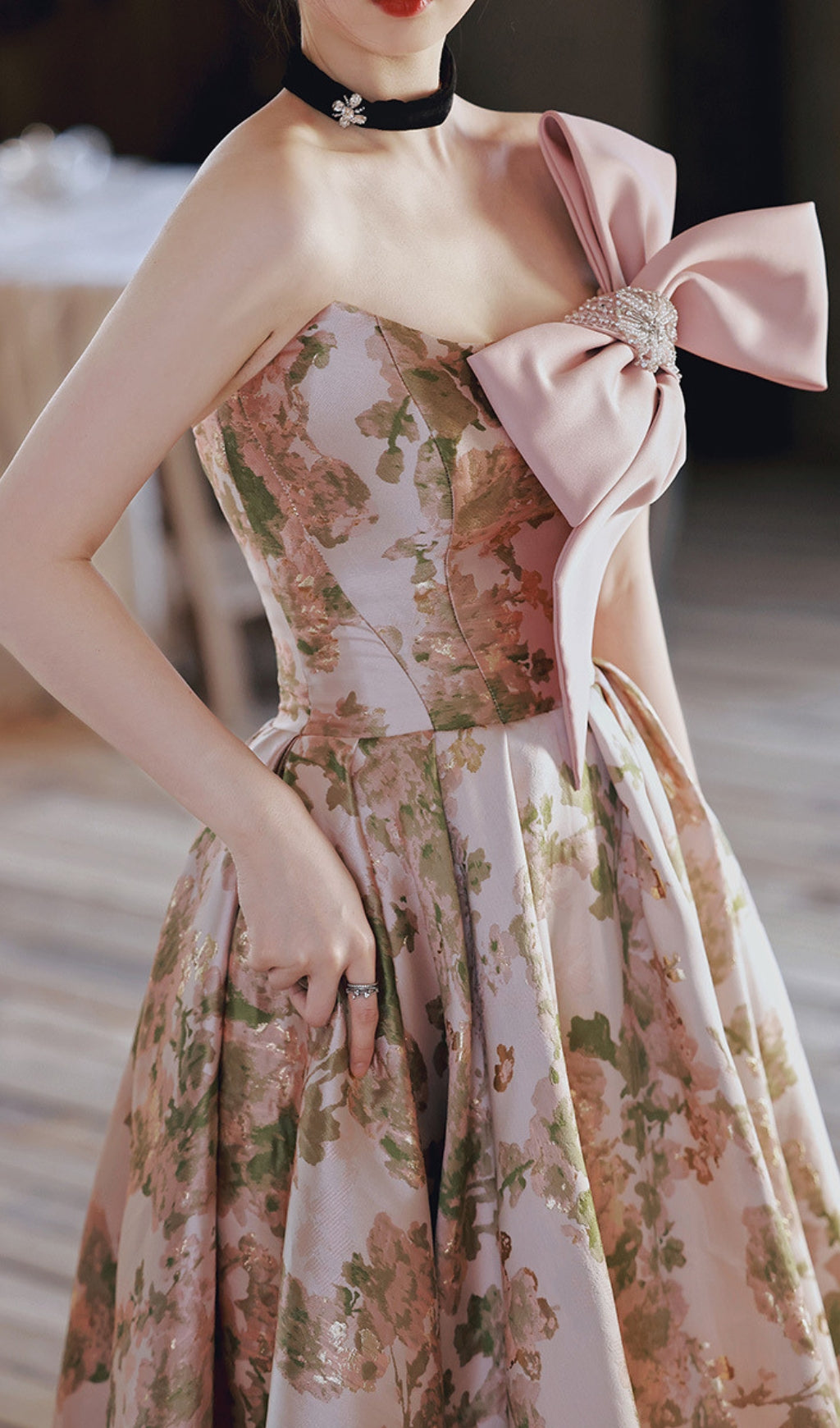PINK BOW STRAPLESS FLORAL MIDI DRESS