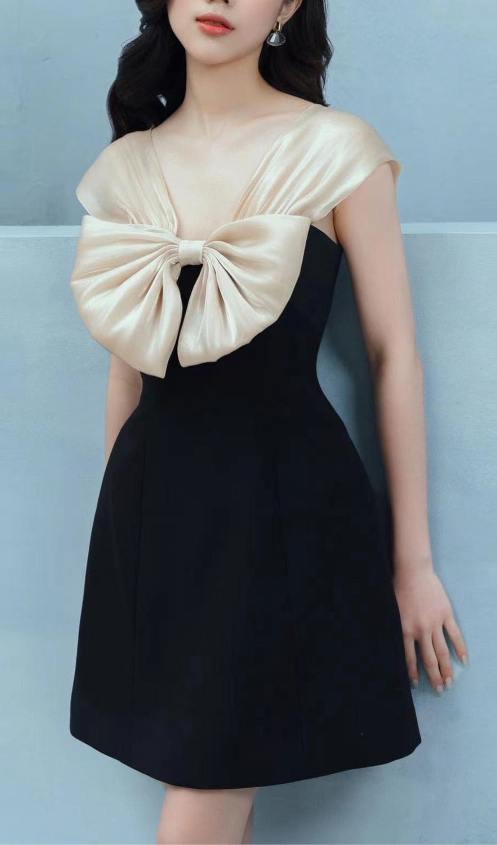 SEXY V-NECK WAVY BOW A-LINE MINI PARTY DRESS