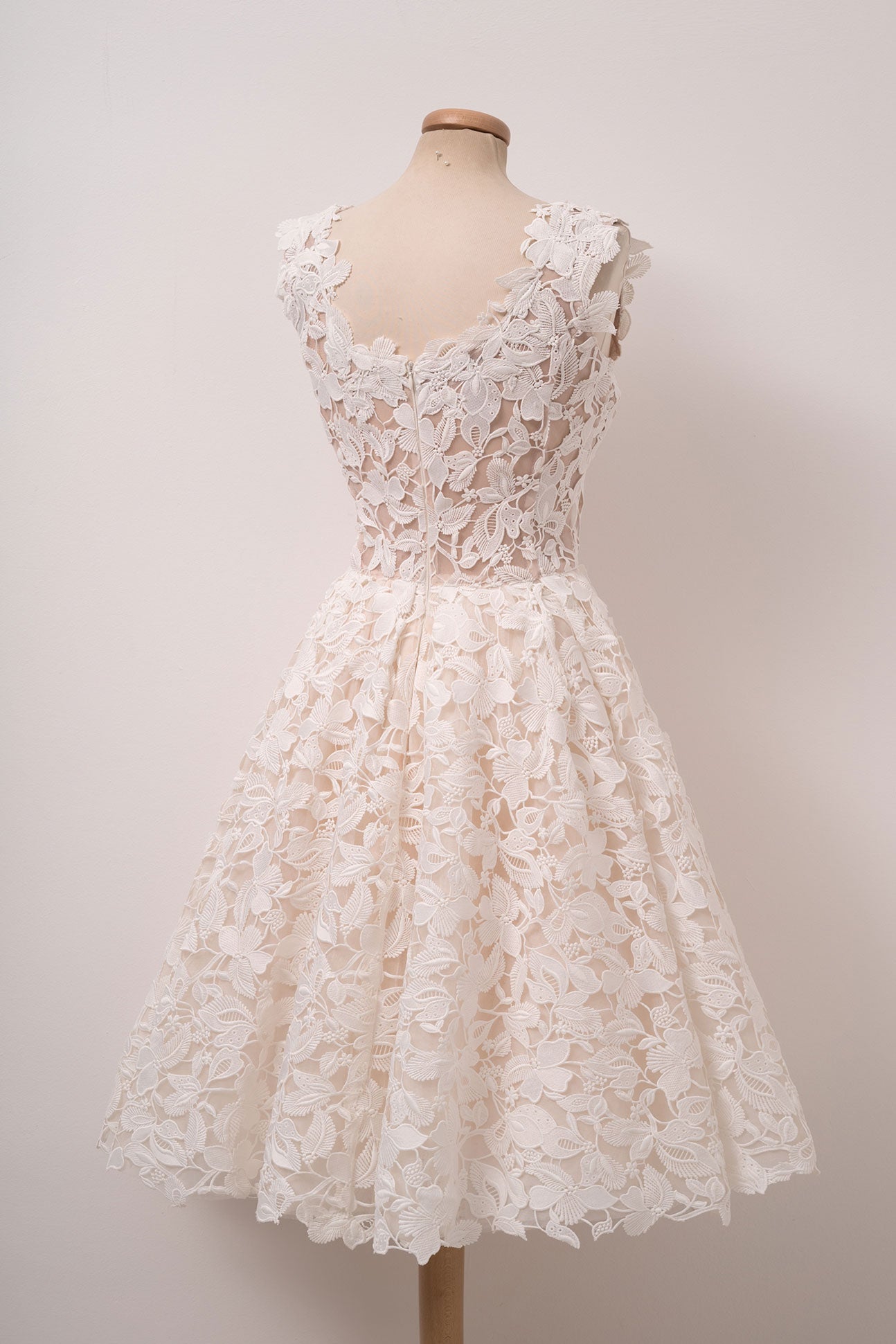 IVORY LACE MINI PROM DRESS FOR HOME