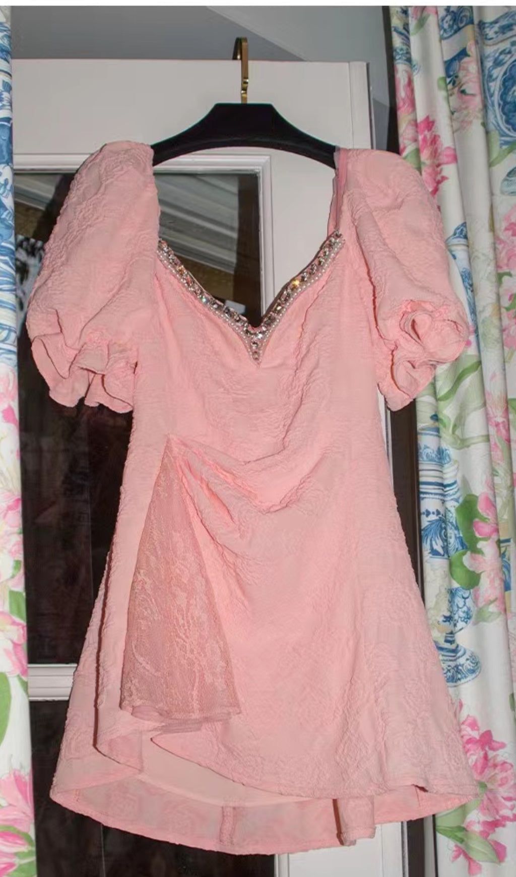 GLAM FLORAL BACKLESS MINI DRESS PINK