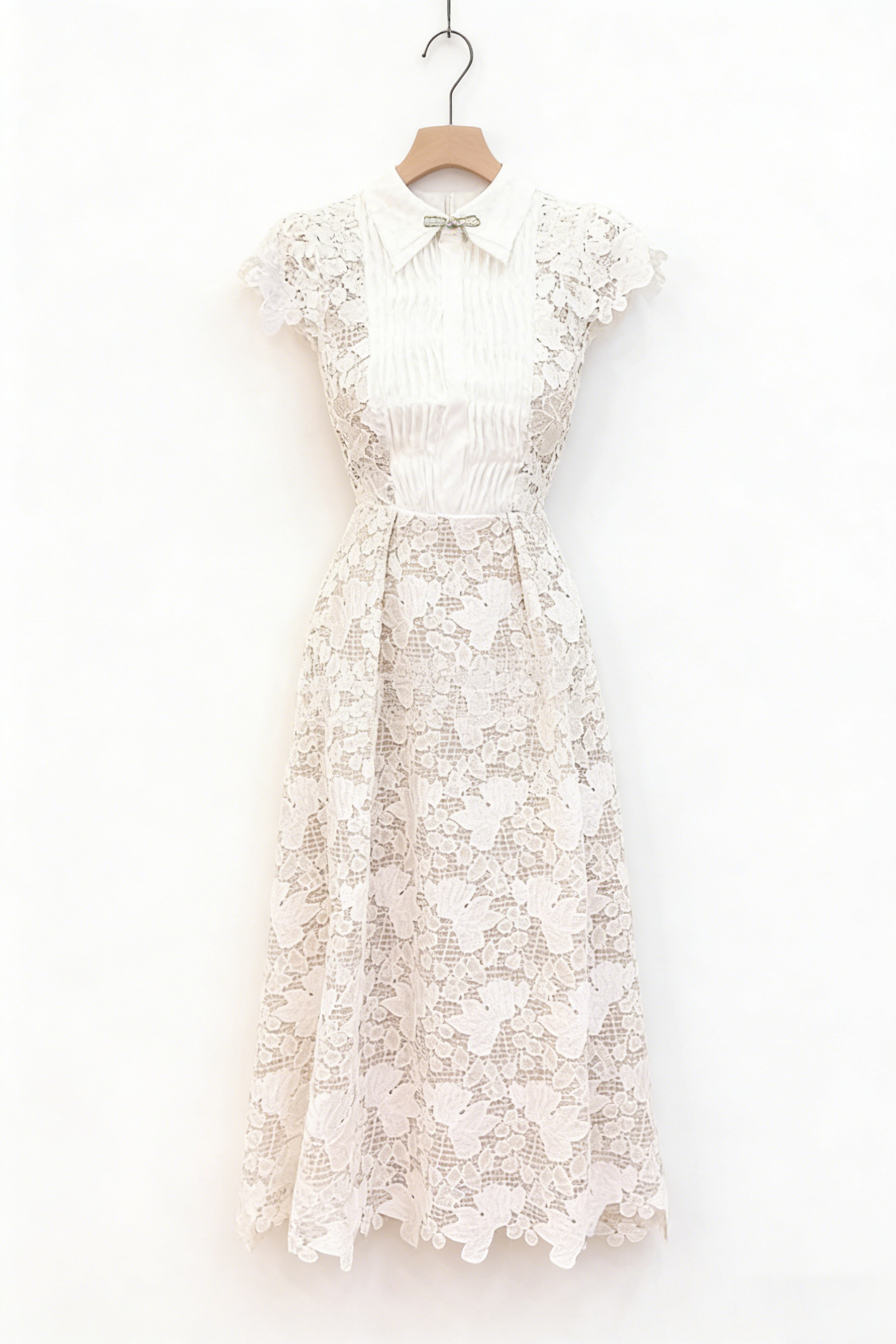 LEILA WHITE LACE MIDI DRESS WITH 3D FLOWER BOW