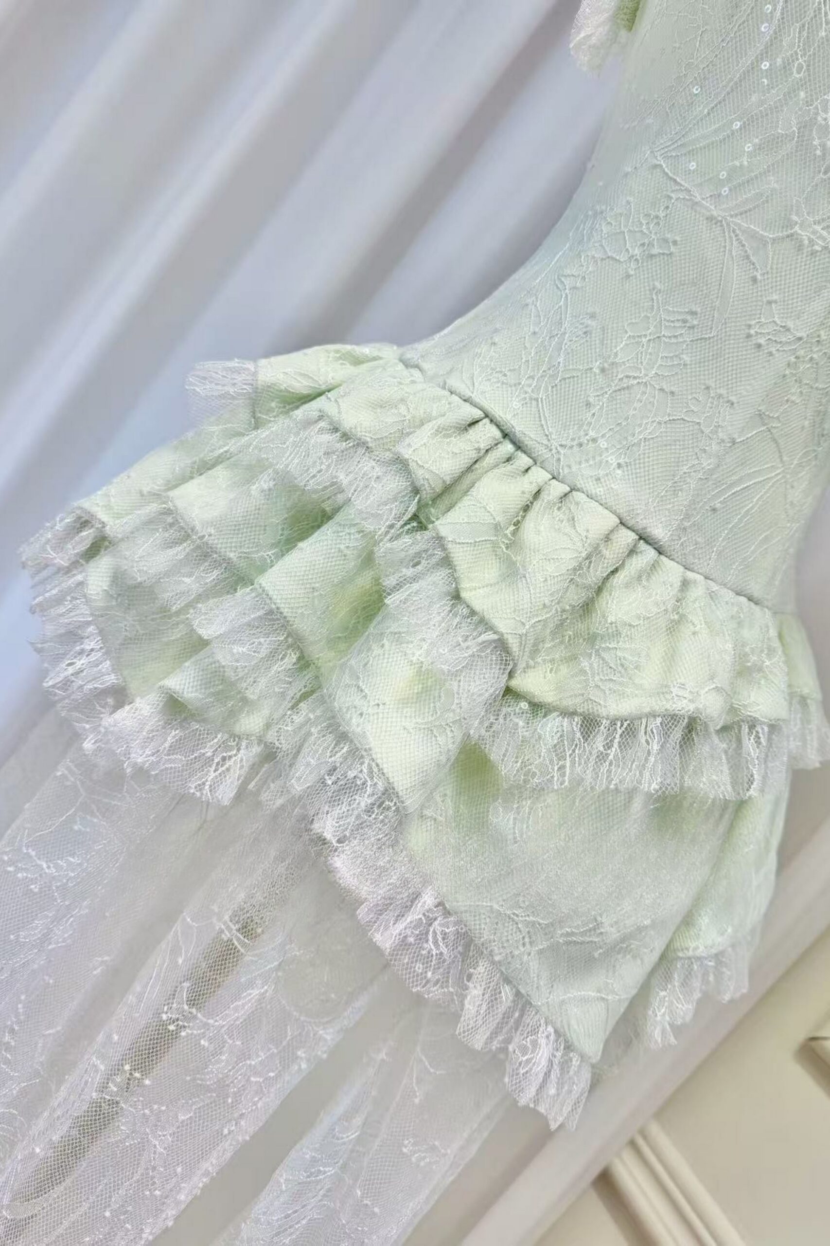 TIFFANY STRAPLESS LACE MAXI DRESS GREEN