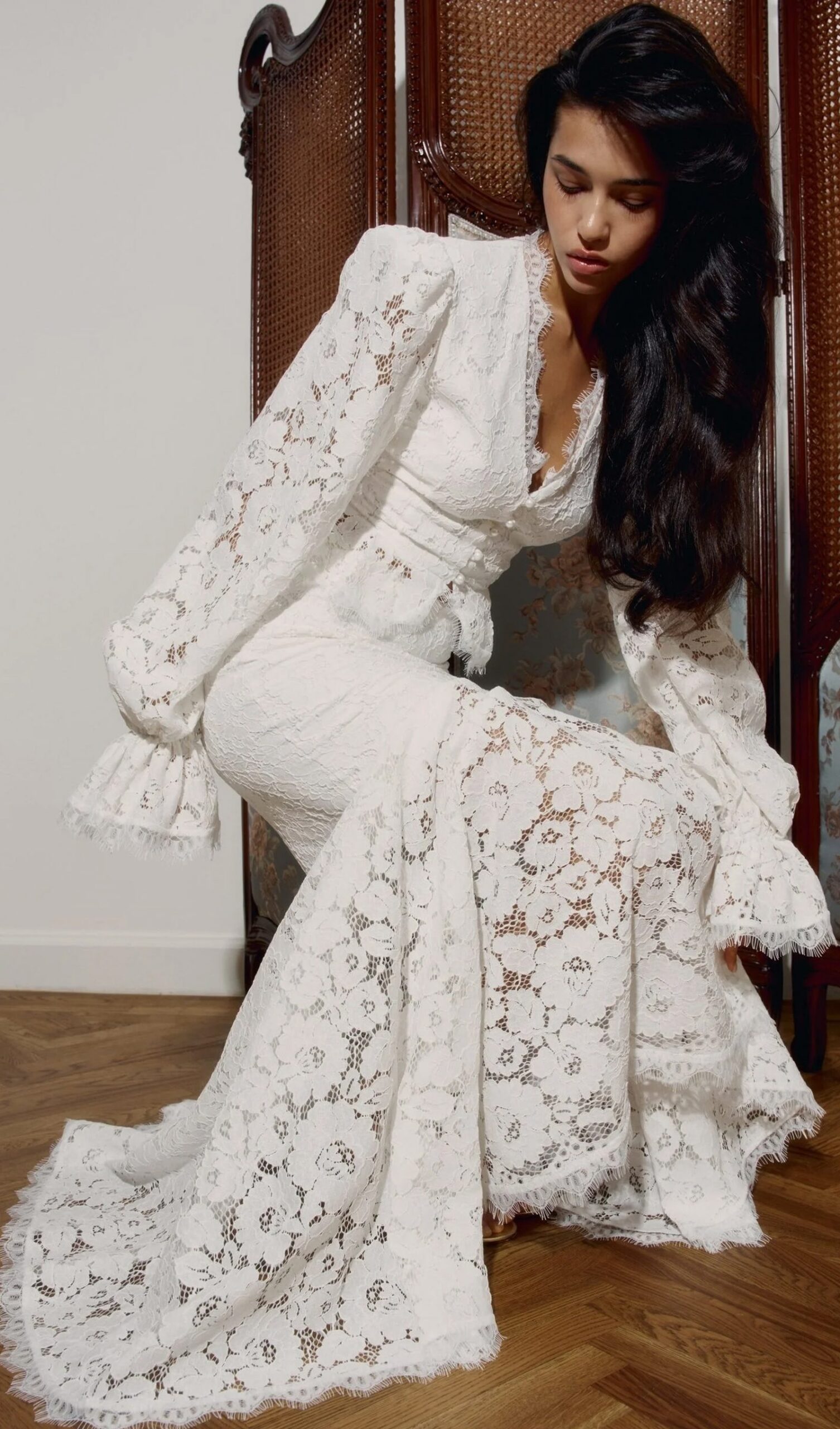 LACE PUFF SLEEVE TOP & FISHTAIL SKIRT SET IN WHITE