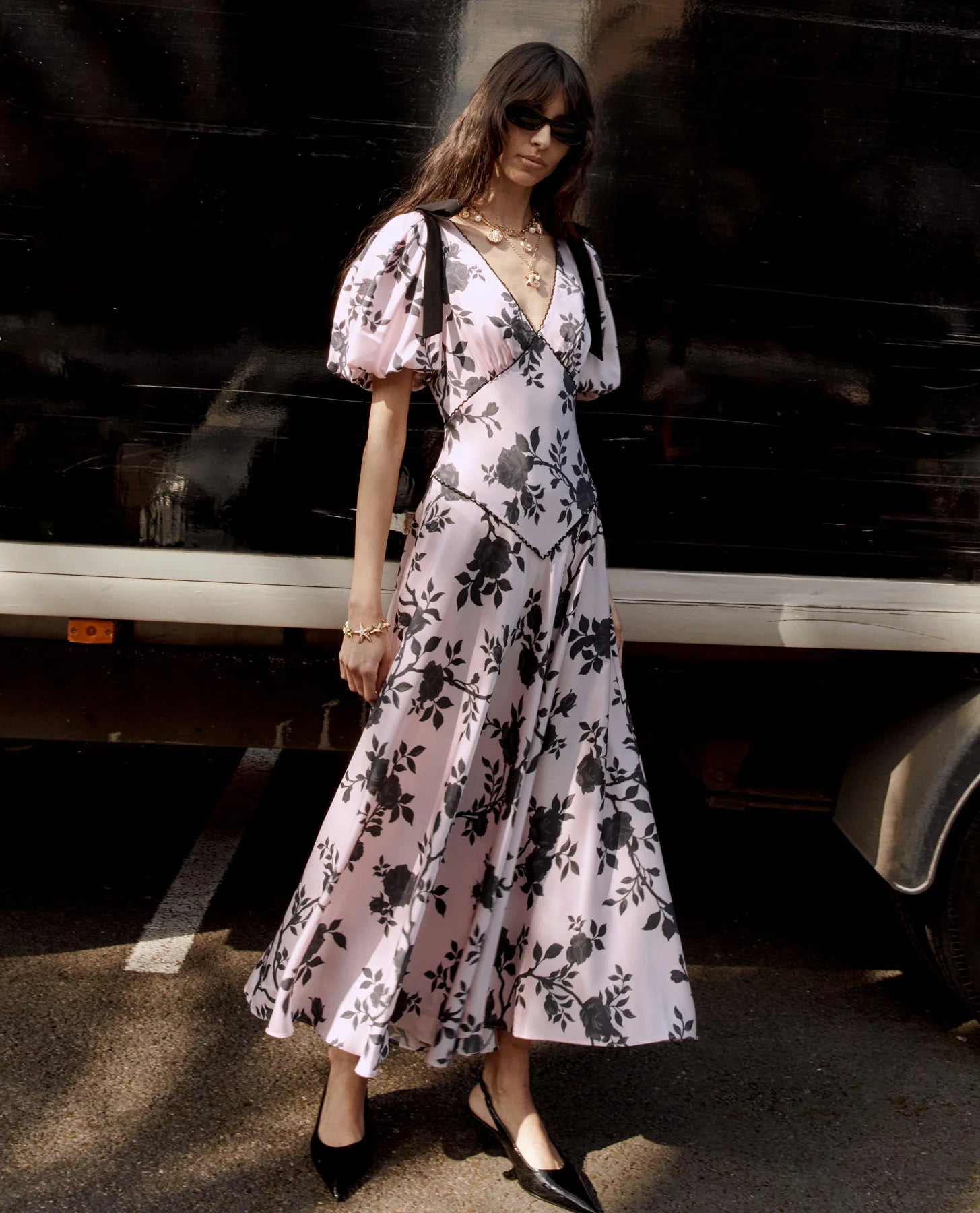 V-NECK SATIN FLORAL MIDI DRESS PINK