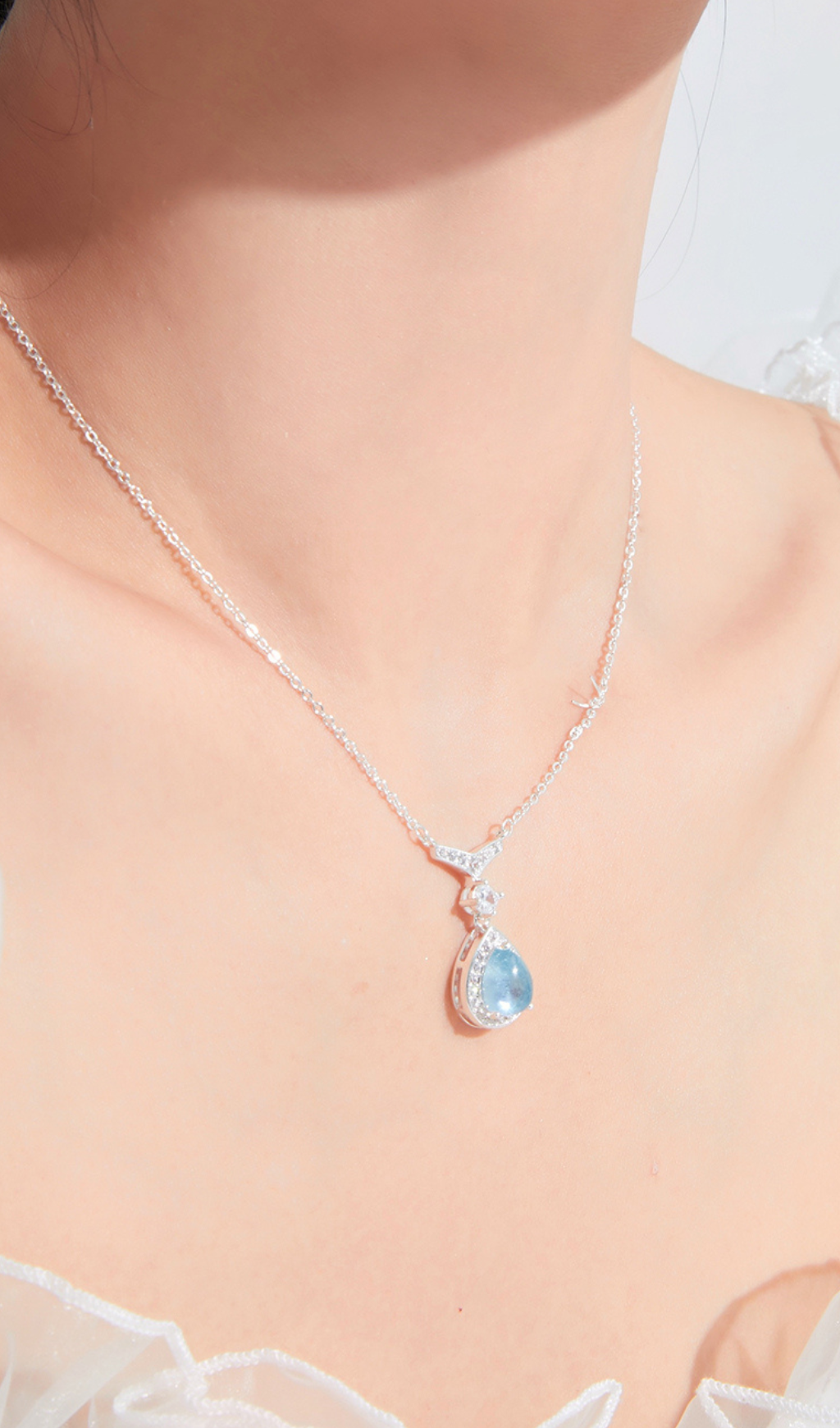 AQUAMARINE COLLARBONE NECKLACE, DELICATE EVERYDAY GIFT