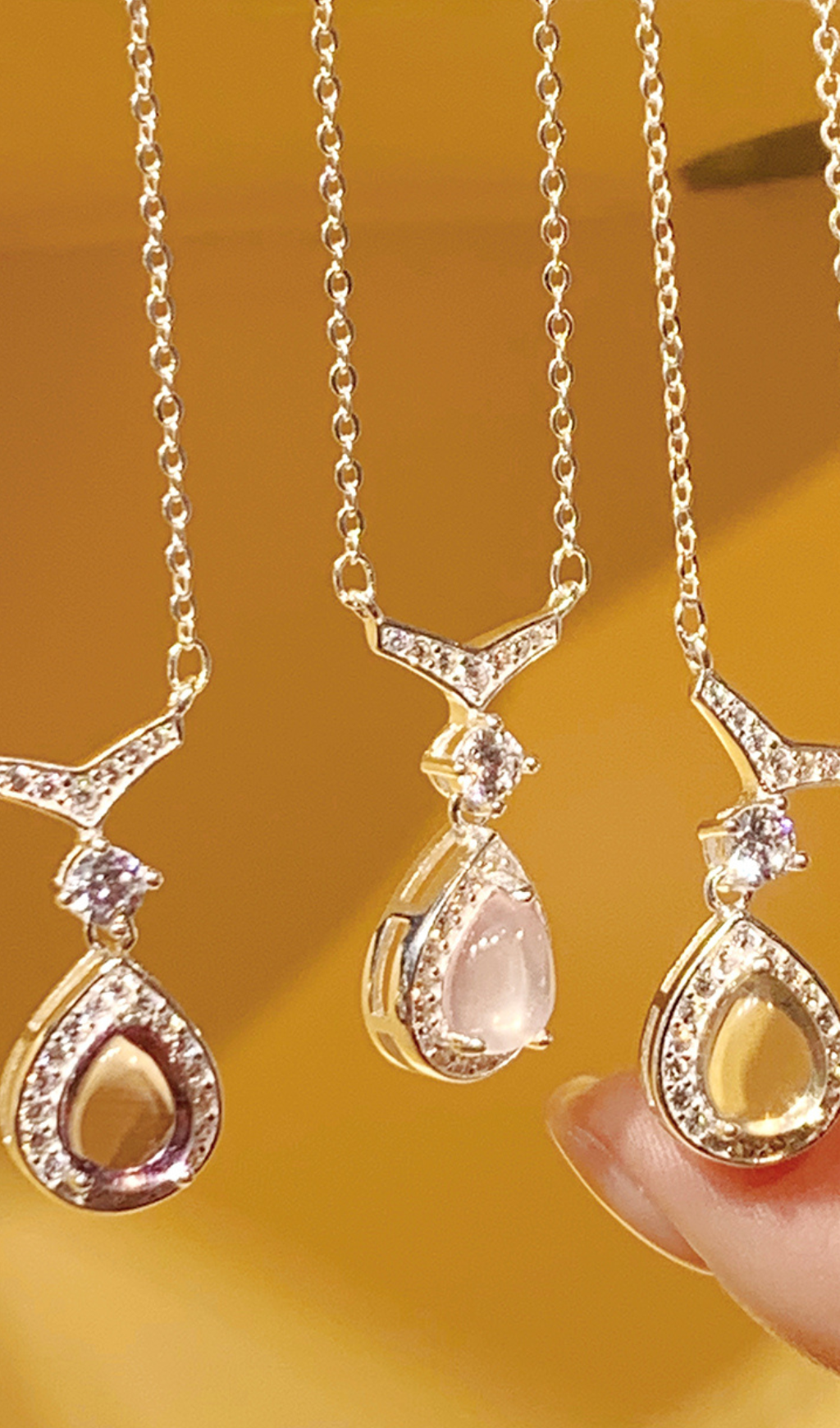 AQUAMARINE COLLARBONE NECKLACE, DELICATE EVERYDAY GIFT