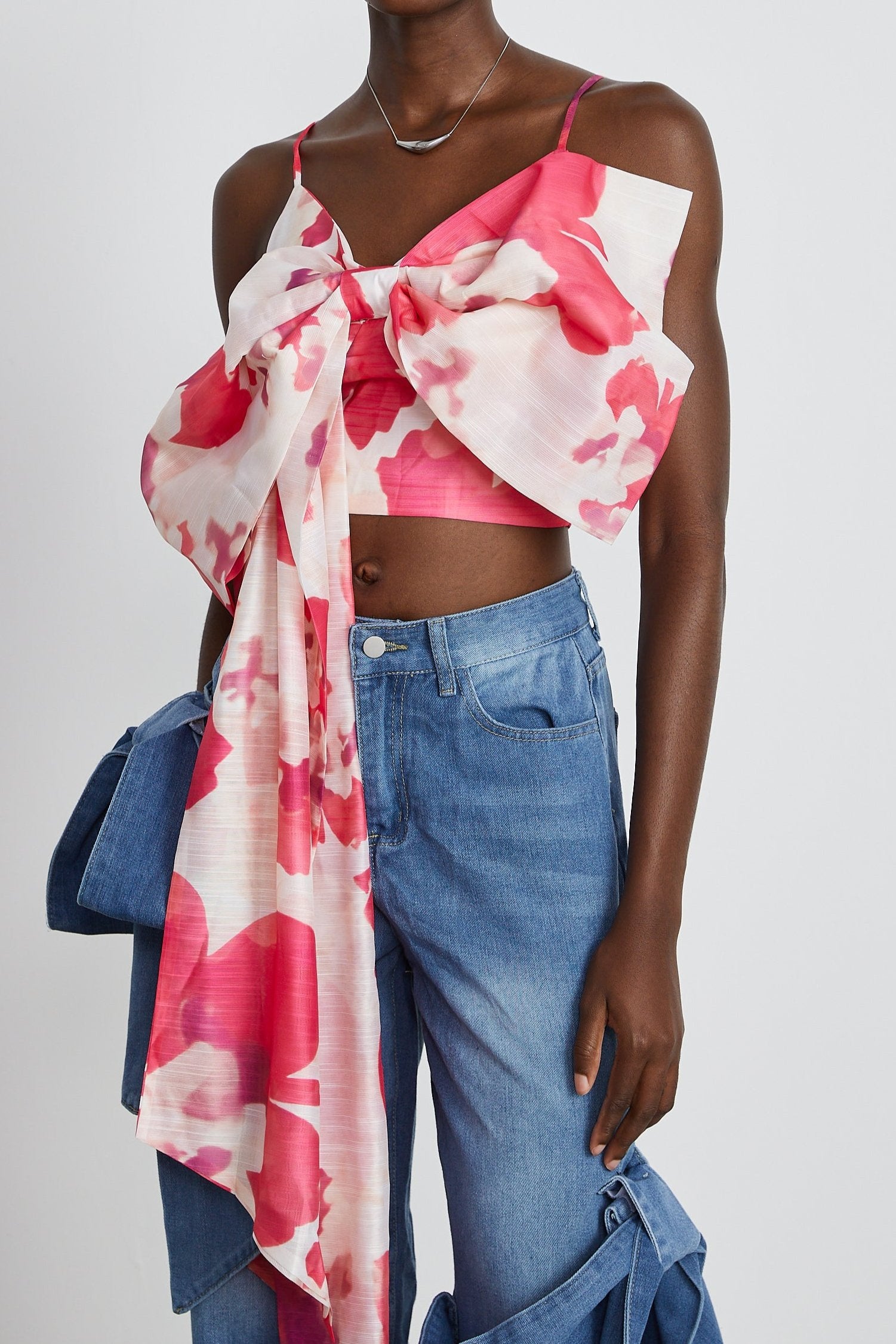 STÉPHANIE BOWKNOT CROPPED TOP - BLACK WEDDING GUEST