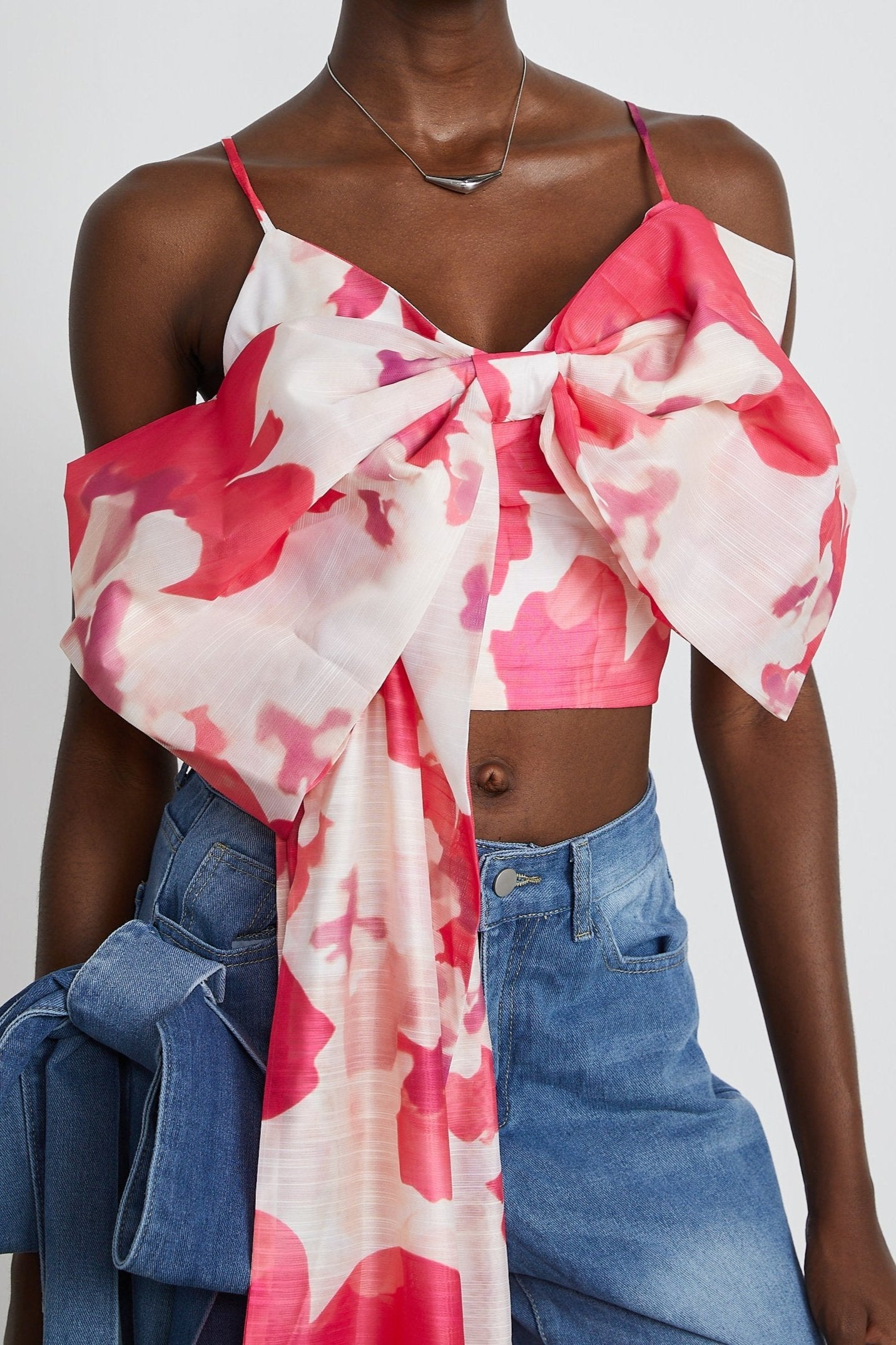 STÉPHANIE BOWKNOT CROPPED TOP - BLACK WEDDING GUEST