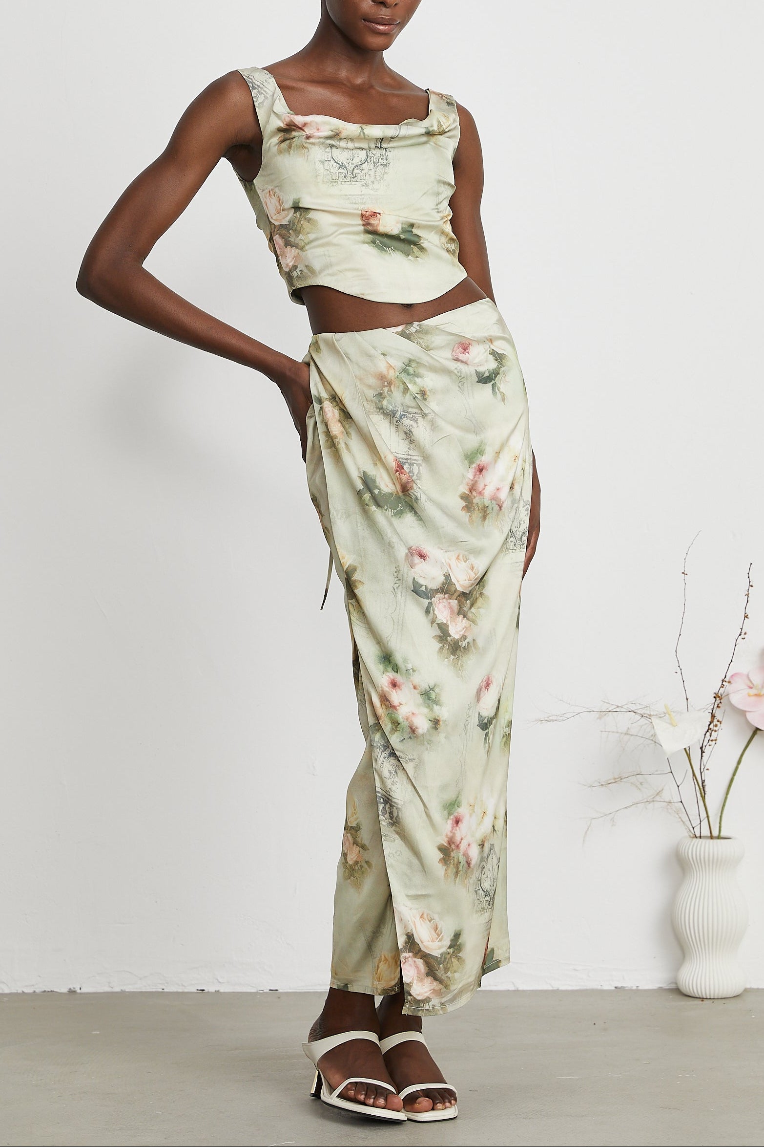 2024-06-14_16879 VIVIANE FLORAL MATCHING SET – PRINT TOP & SKIRT