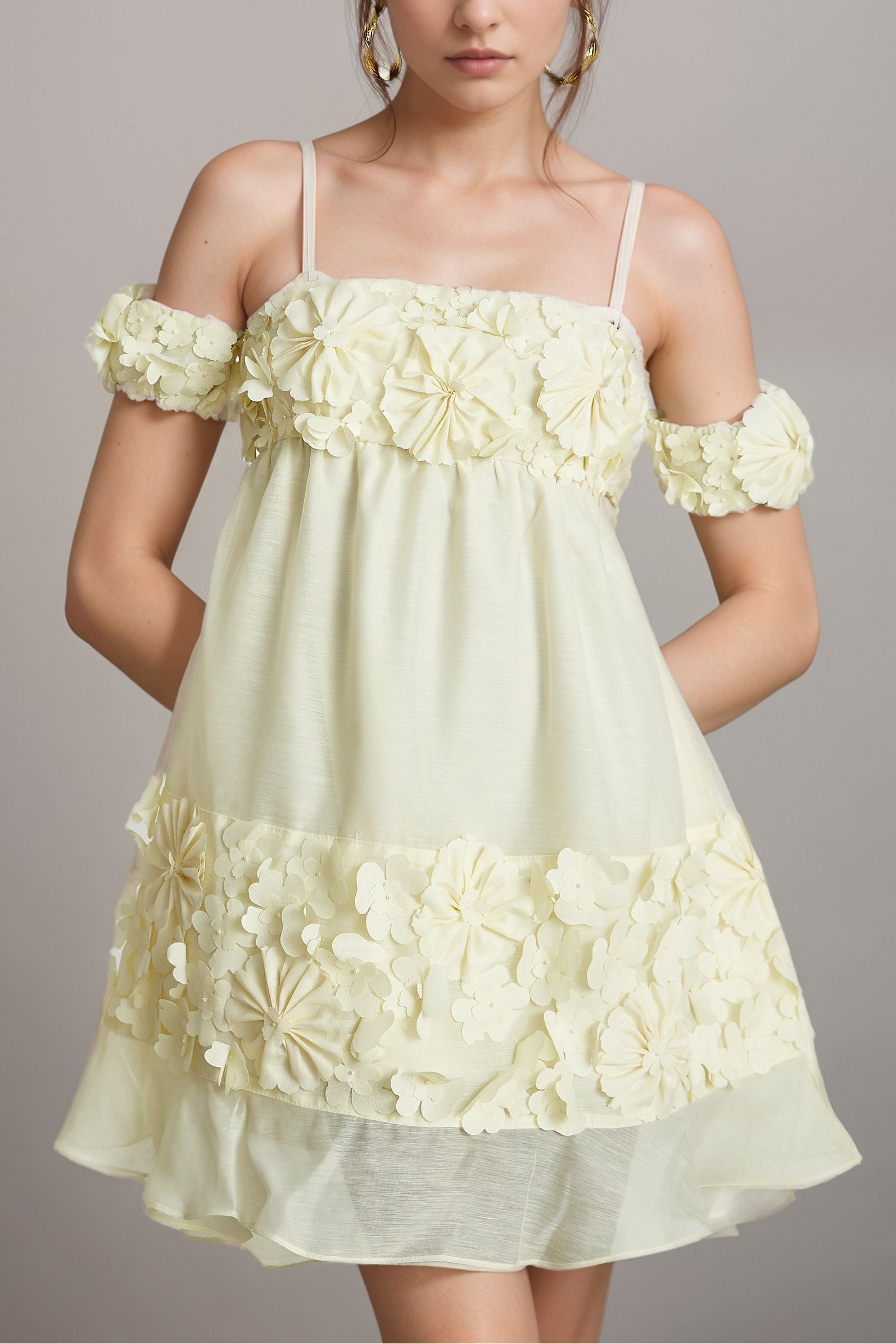2024-07-15_27103-vmake VIVIEN FLORAL APPLIQUÉ OFF-SHOULDER MINI DRESS FOR PARTIES