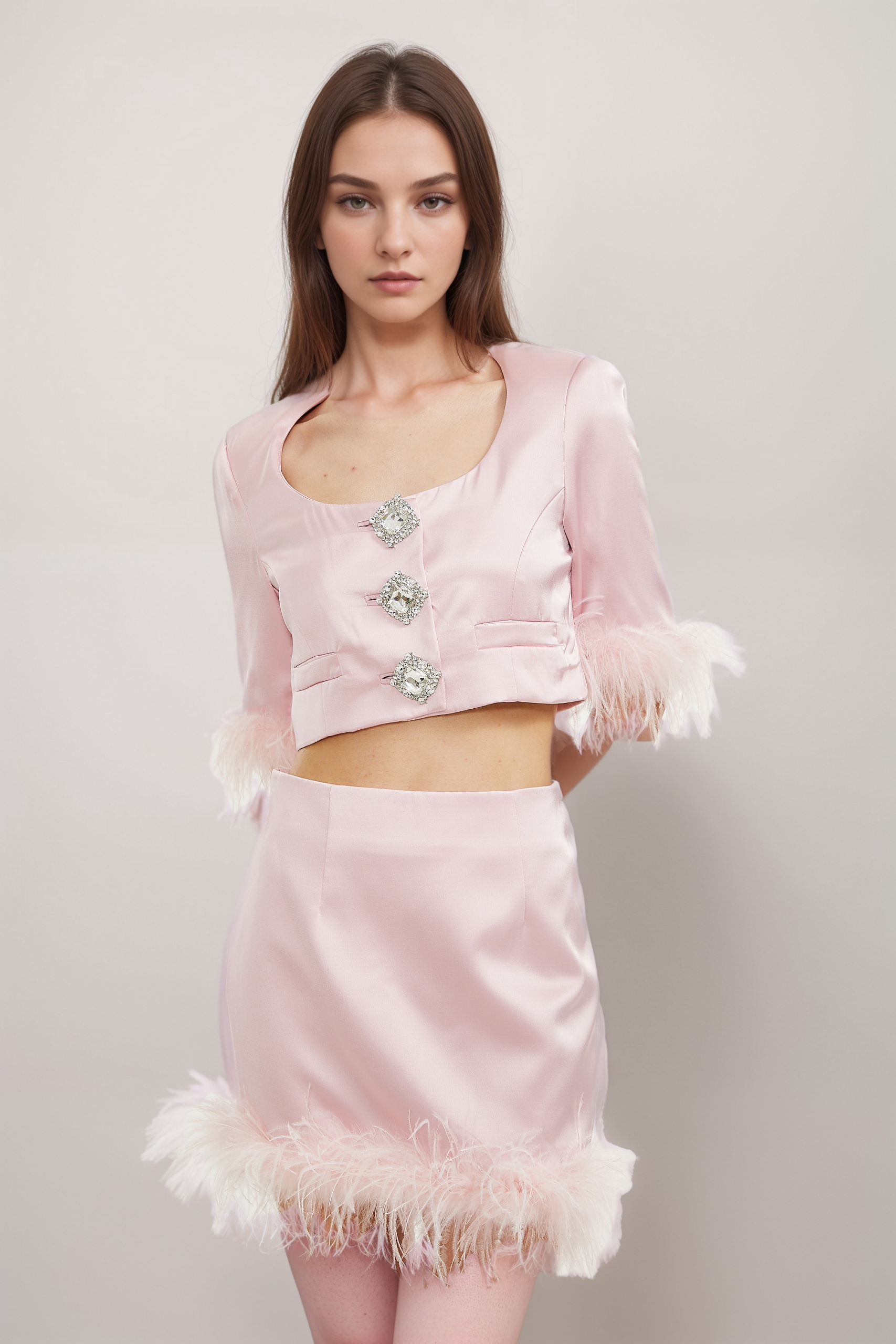 2024-4-24_3193-vmake FLAVIA SATIN FEATHER MATCHING SET FOR PARTIES