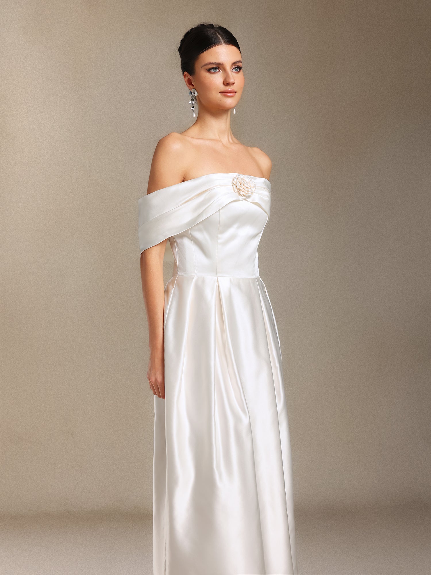 BARE SHOULDER FLOWER CYLINDER MAXI DRESS WHITE