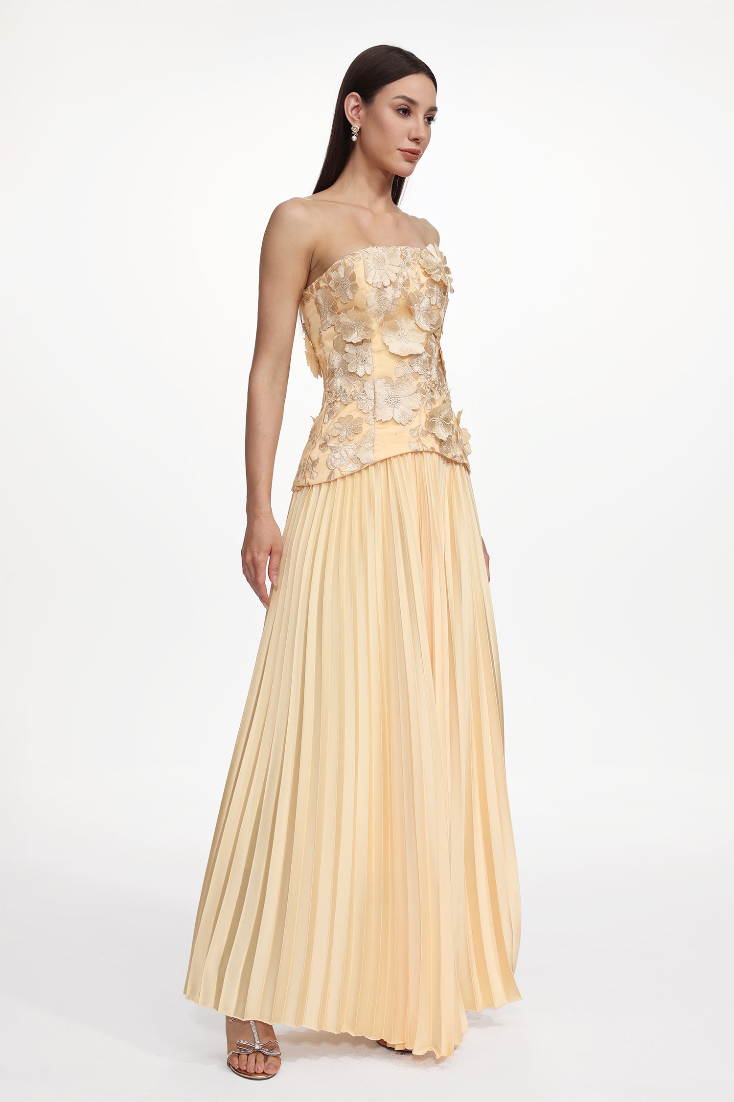 SHARDAE STRAPLESS PLEATED FLORAL MAXI DRESS