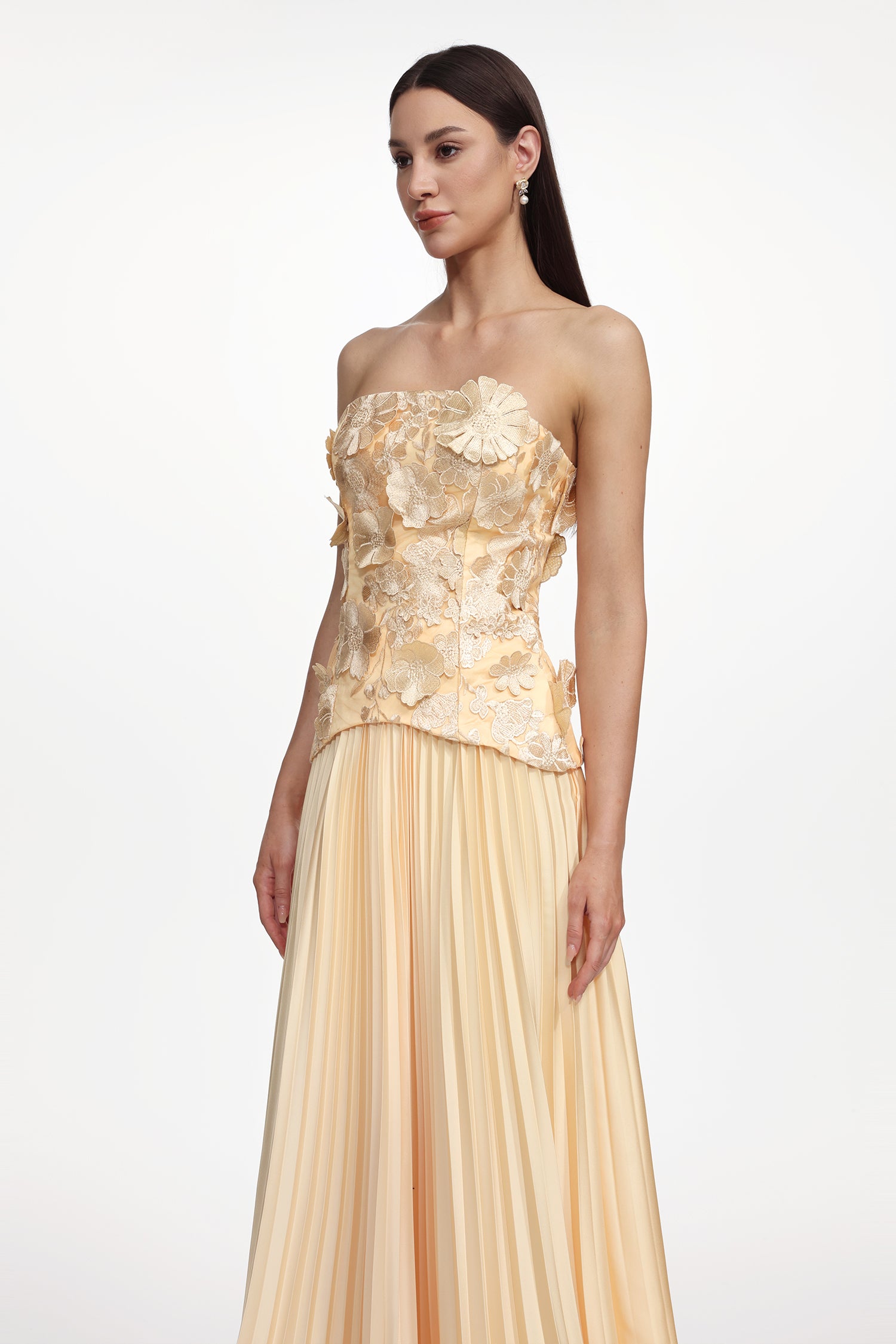 SHARDAE STRAPLESS PLEATED FLORAL MAXI DRESS