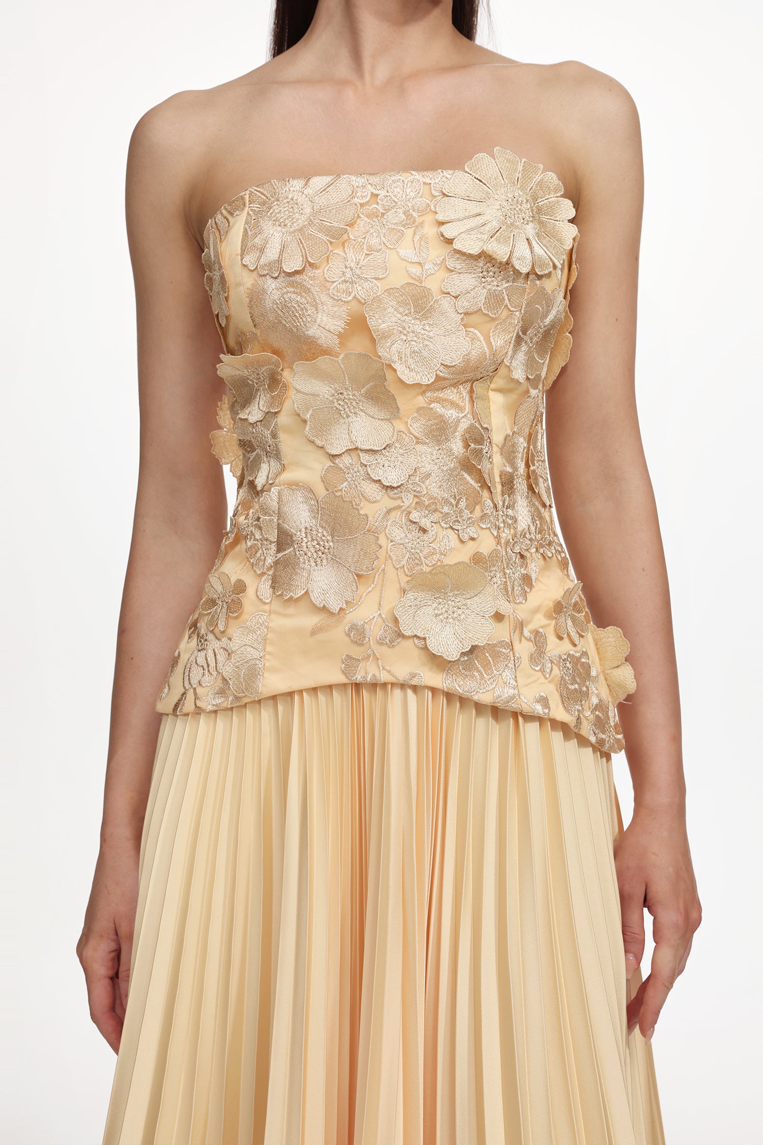 SHARDAE STRAPLESS PLEATED FLORAL MAXI DRESS