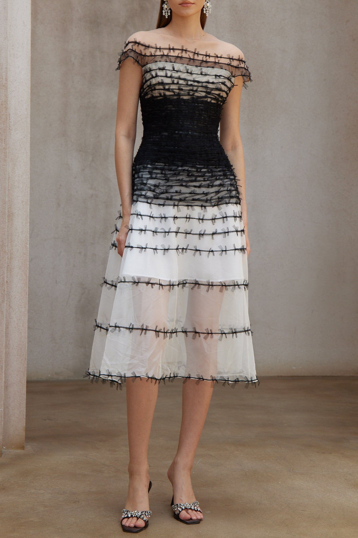 2025.0829118421 JENNIFER OFF-SHOULDER LACE MAXI DRESS BLACK