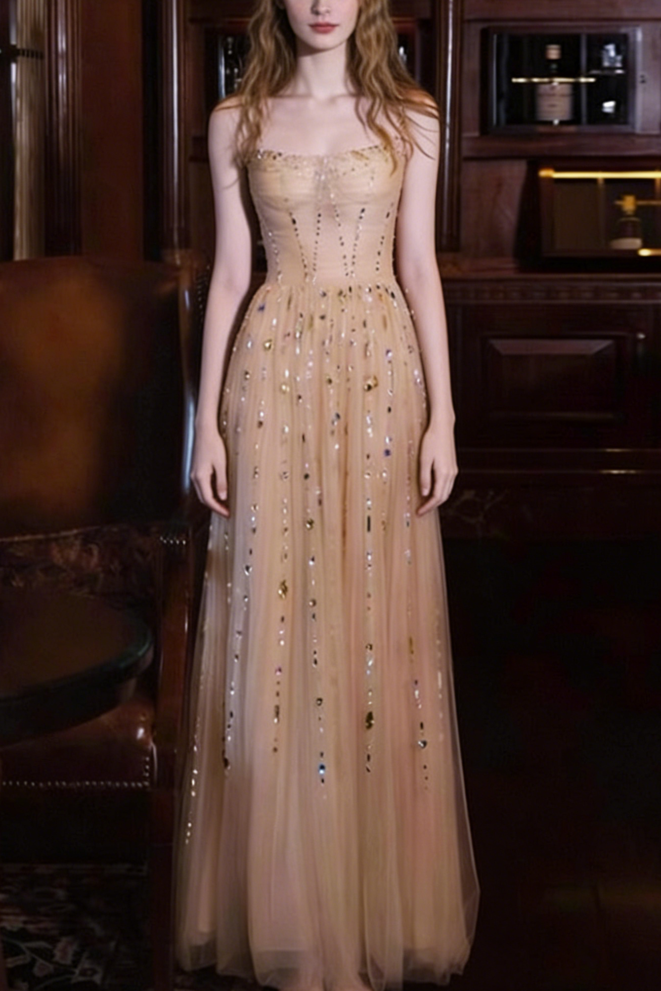 2026-03-16T141717.060_d8ca89bf-0665-4b4e-a07d-792164edc63d ELEGANT BACKLESS HALTER MAXI DRESS FOR WEDDING GUEST CHAMPAGNE