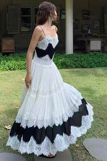 BLACK LACE TIERED SPAGHETTI STRAP MAXI DRESS