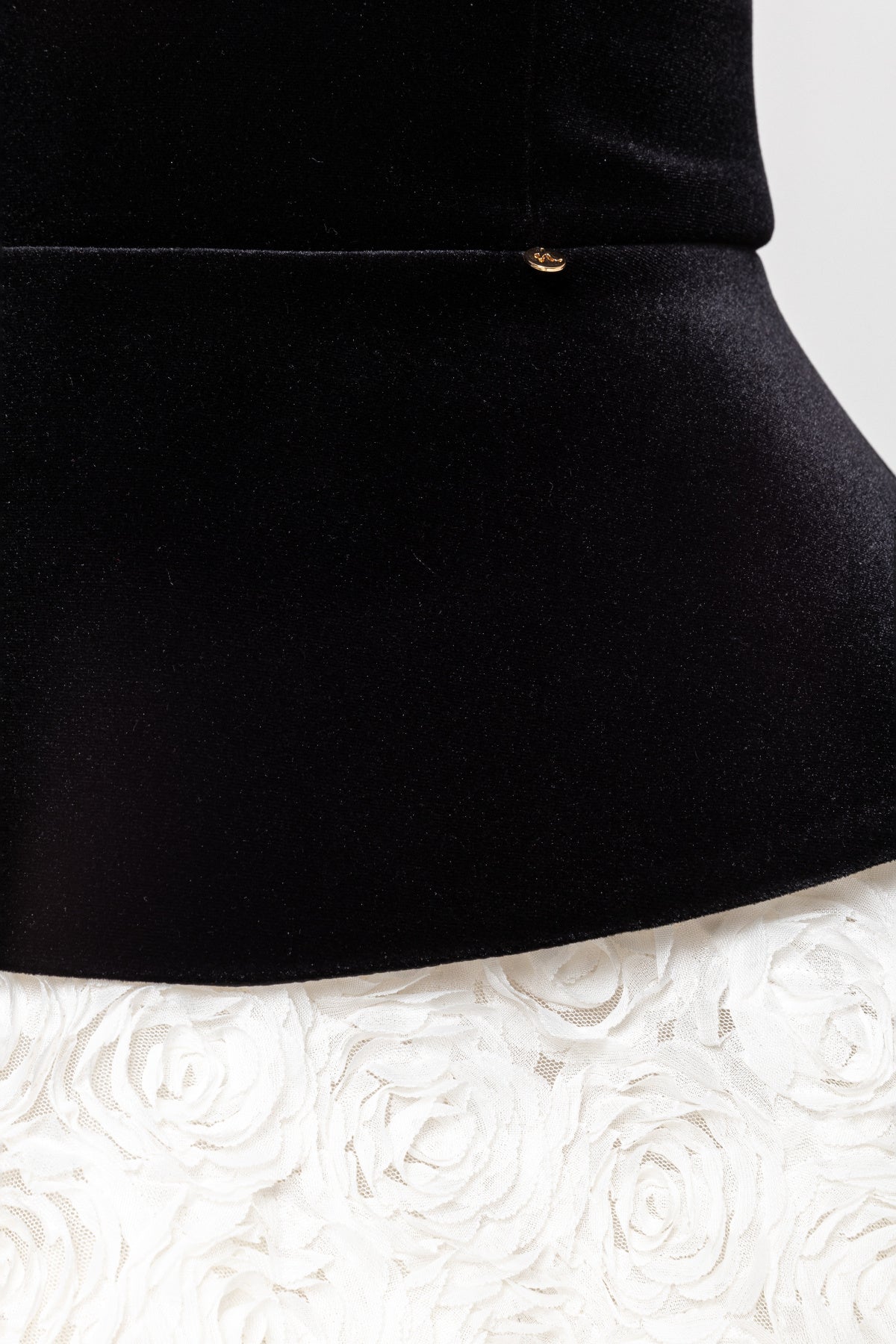 PETAL VELVET TOP & MINI SKIRT SUIT - BLACK/WHITE