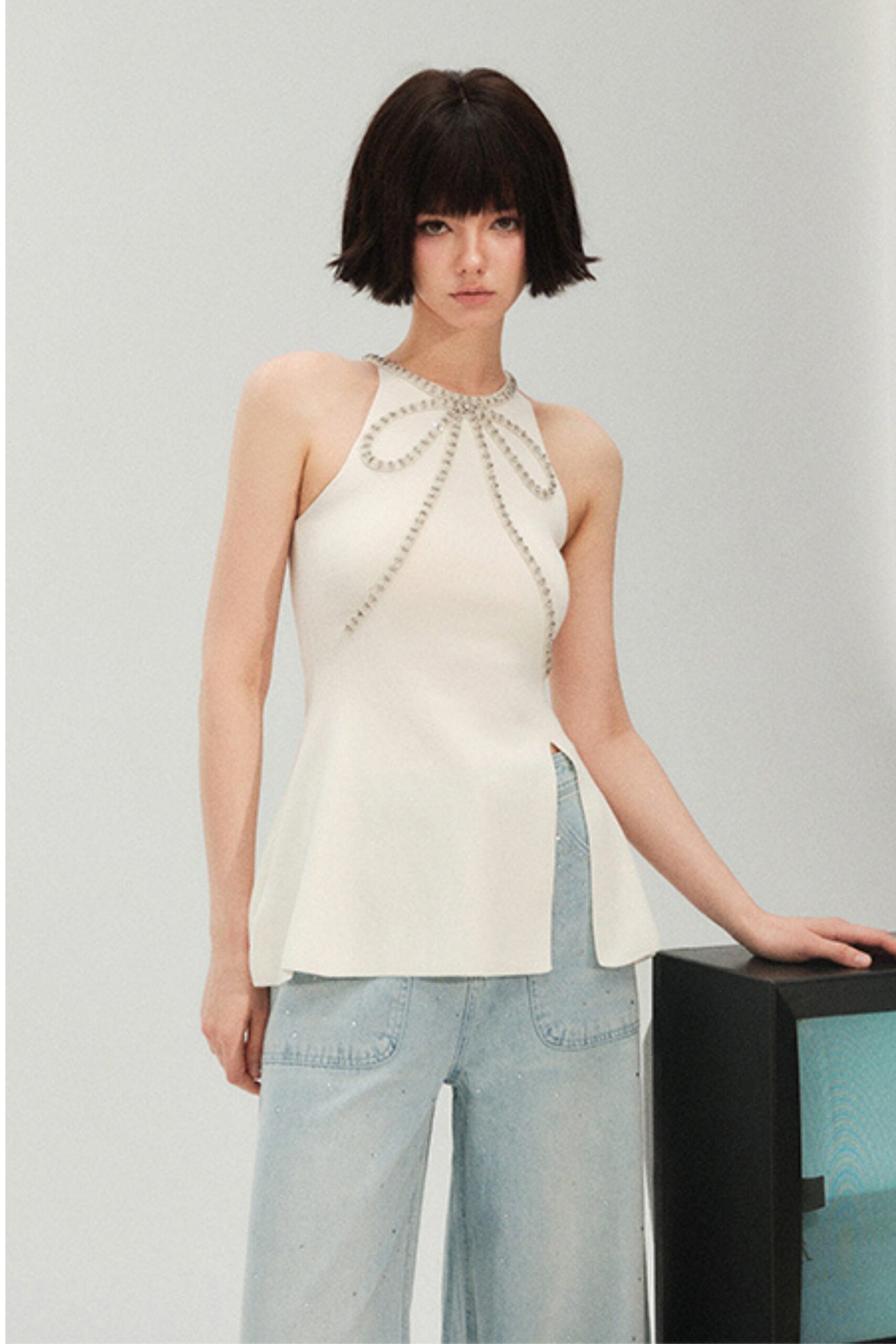EMBELLISHED SLEEVELESS TOP FOR EVENING PARTY