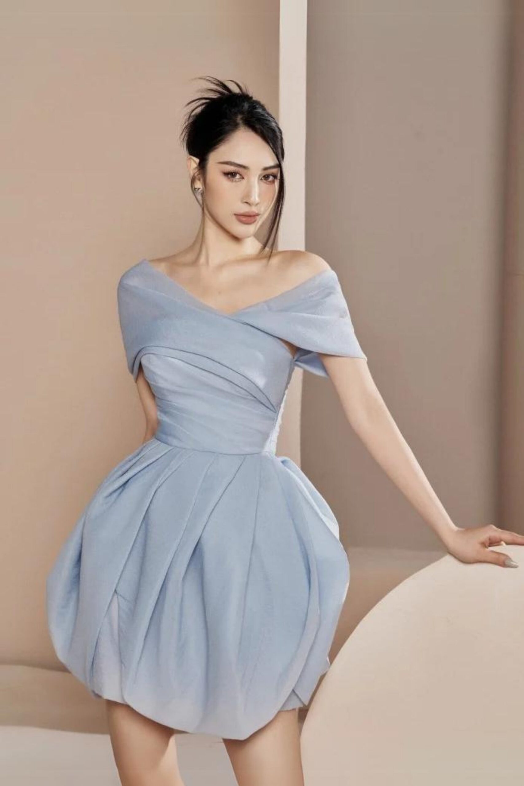 BLUE STRAPLESS WRINKLED COTTON MINI DRESS FOR PARTY