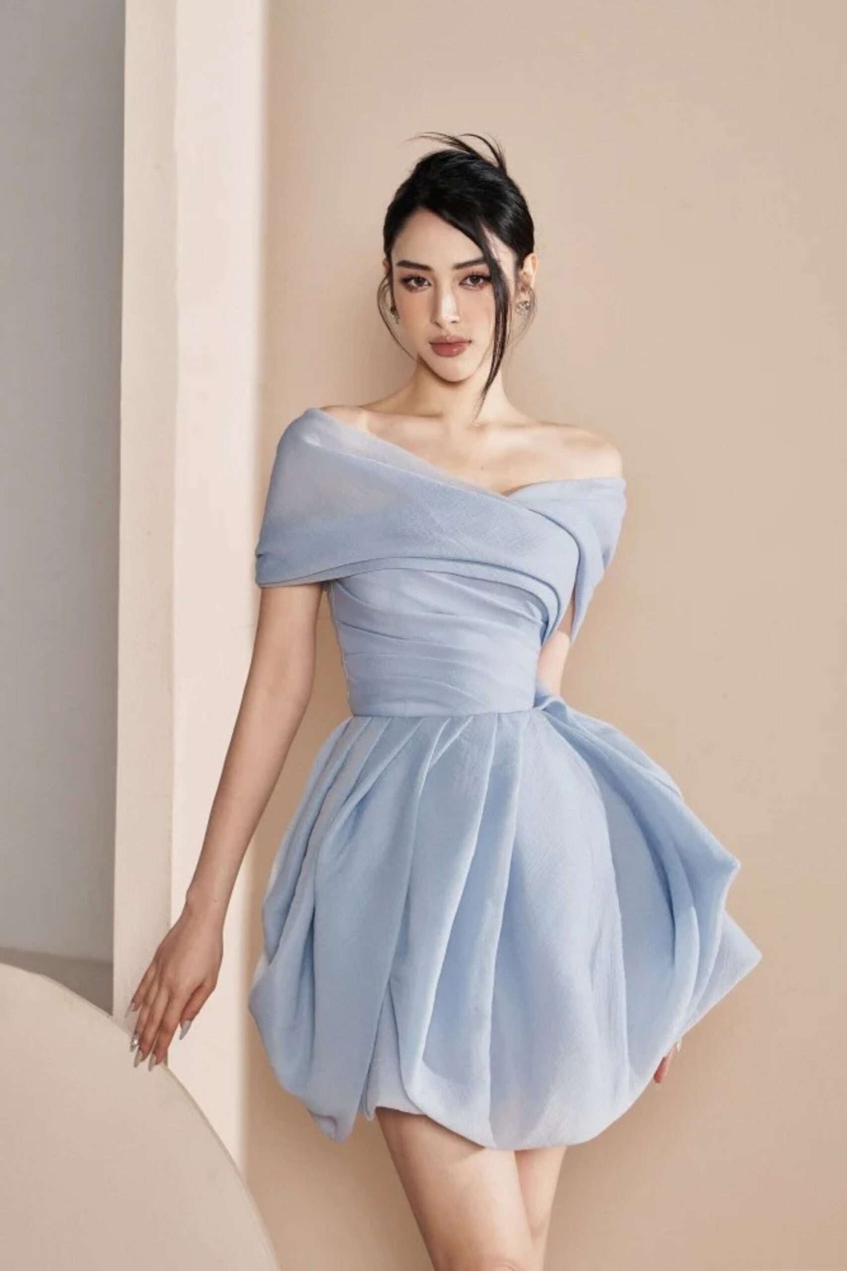 BLUE STRAPLESS WRINKLED COTTON MINI DRESS FOR PARTY