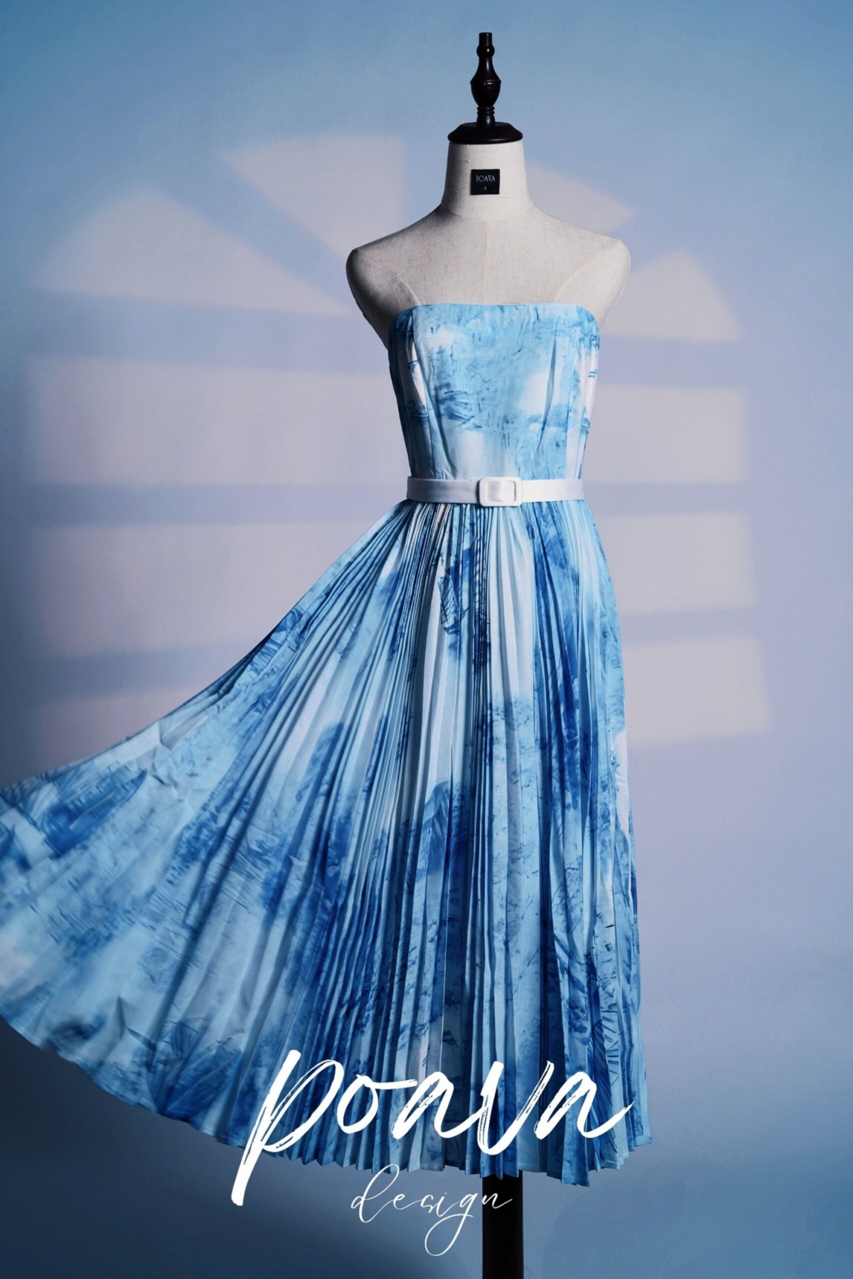 TAFFETA PLEATED DROP SHOULDER MIDI DRESS IN BLUE