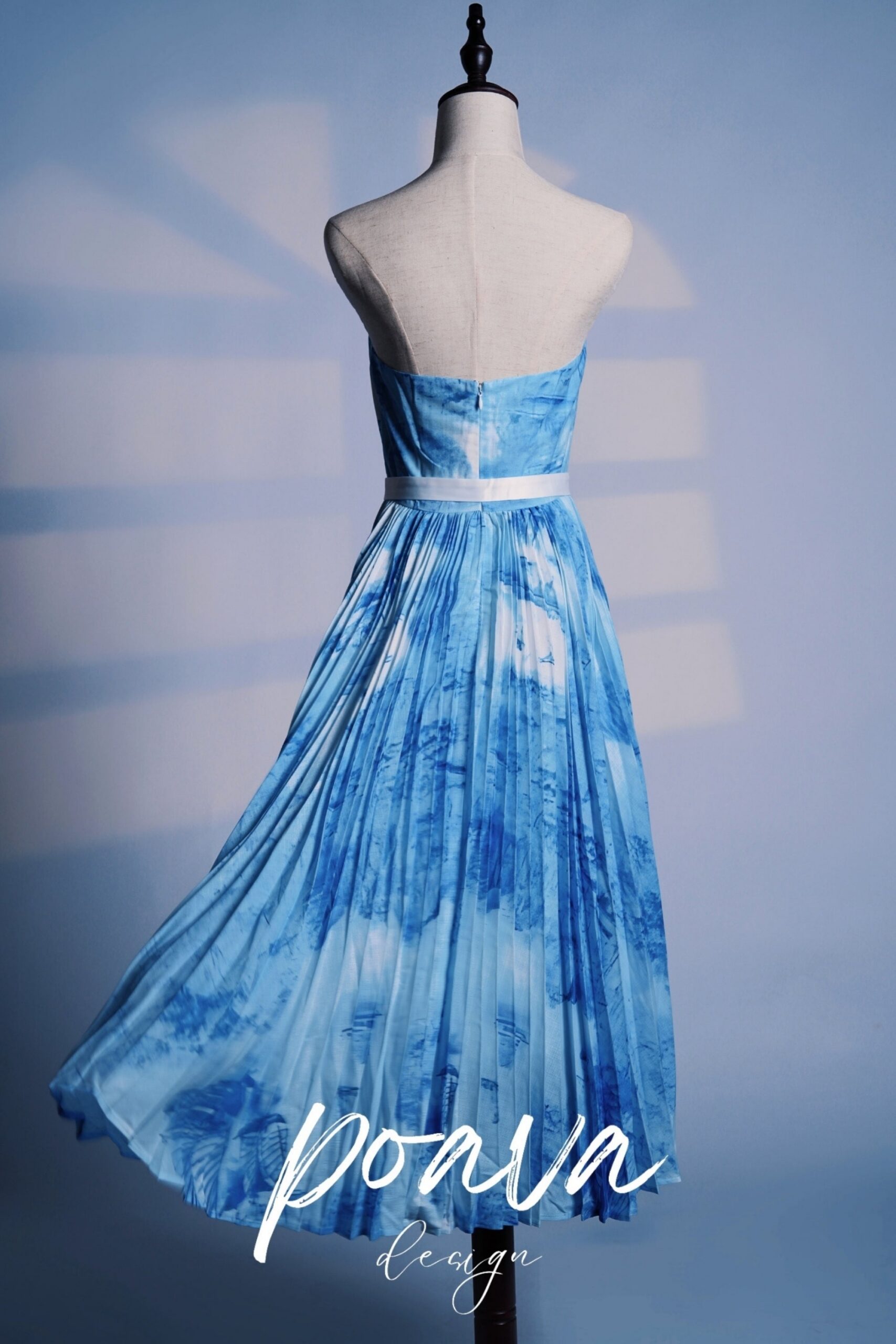 TAFFETA PLEATED DROP SHOULDER MIDI DRESS IN BLUE