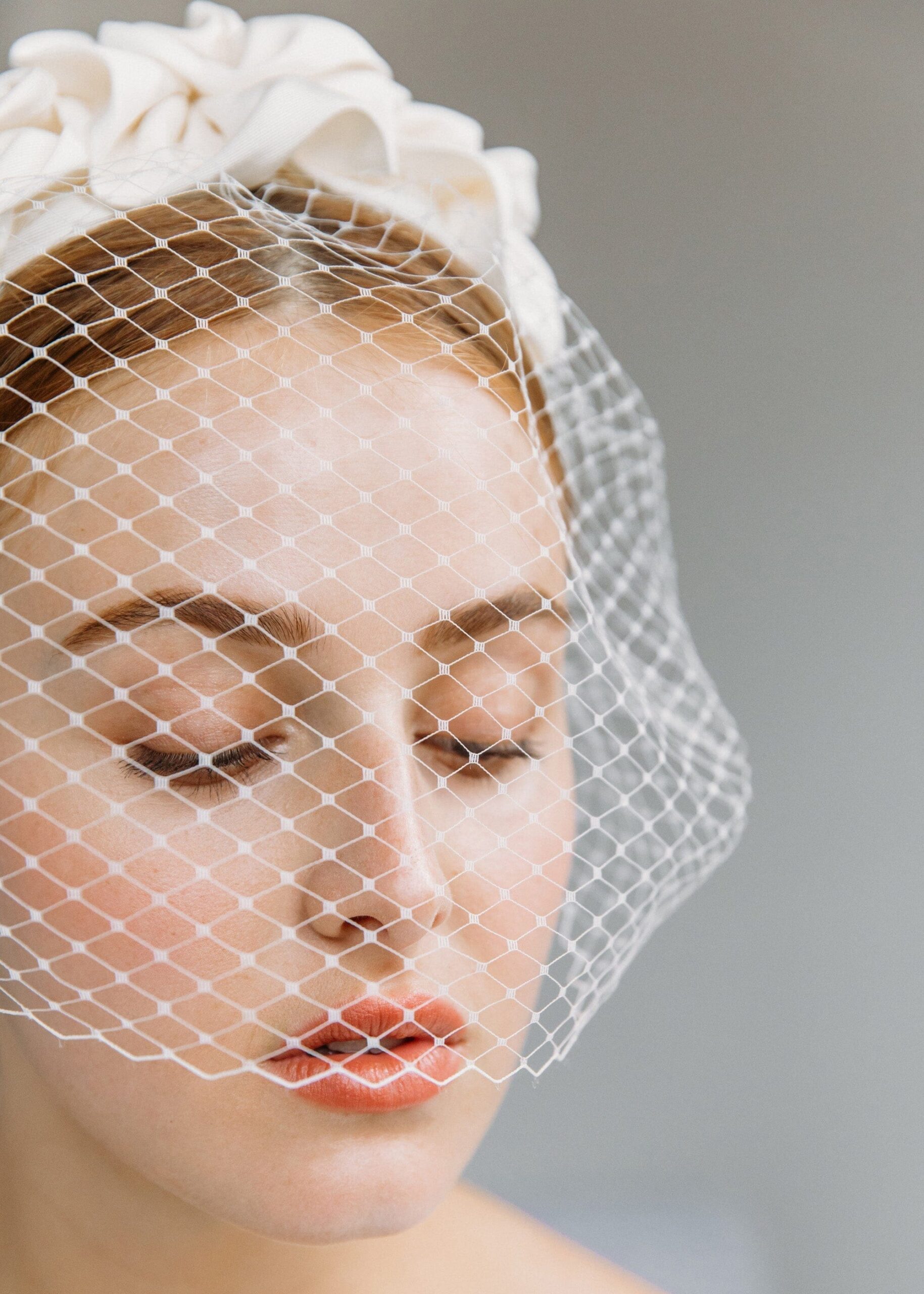TRIPLE ROSETTE VEIL CREAM BRIDAL WEDDING HEADPIECE